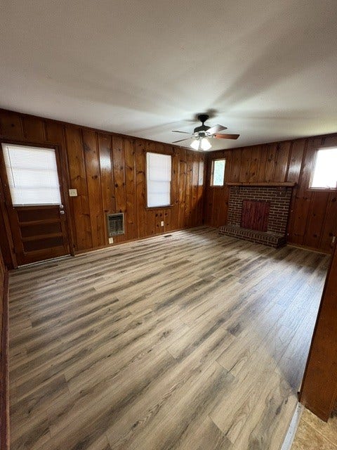 1400 S High St, Columbia, TN 38401 Large den
