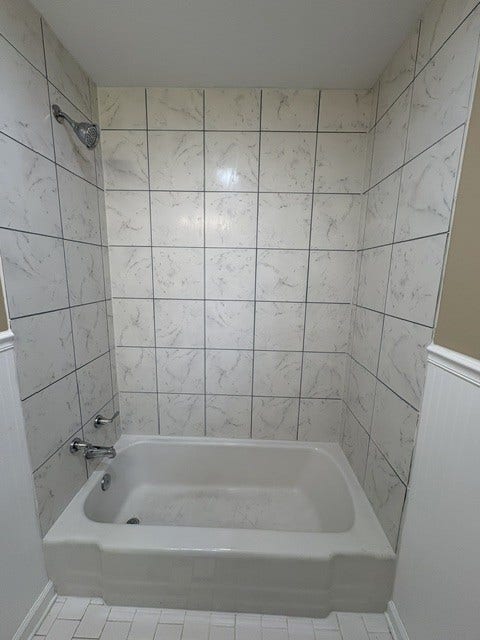 1400 S High St, Columbia, TN 38401 New tile shower
