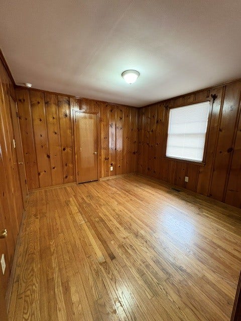 1400 S High St, Columbia, TN 38401 Bedroom