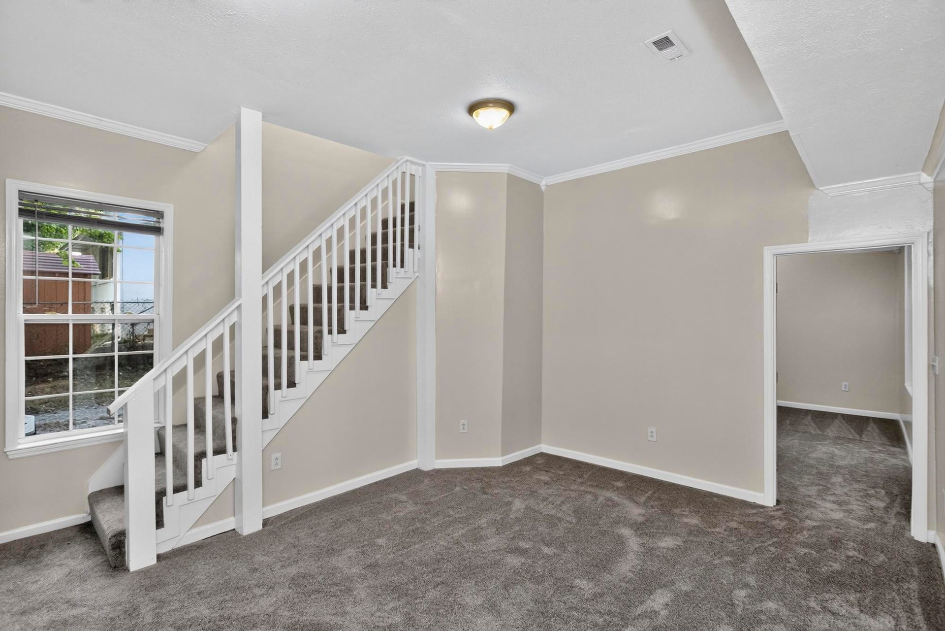 329 W 14th St, Columbia, TN 38401 329 W 14th St, Columbia, TN 38401