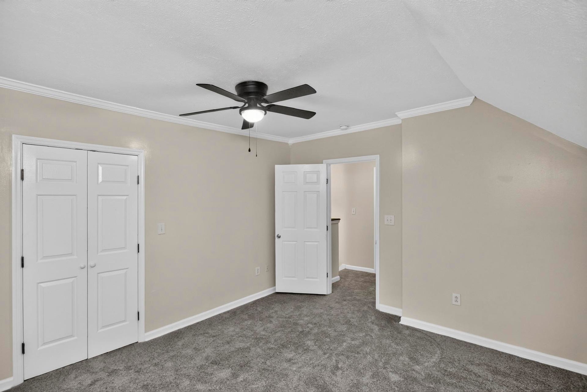 329 W 14th St, Columbia, TN 38401 329 W 14th St, Columbia, TN 38401