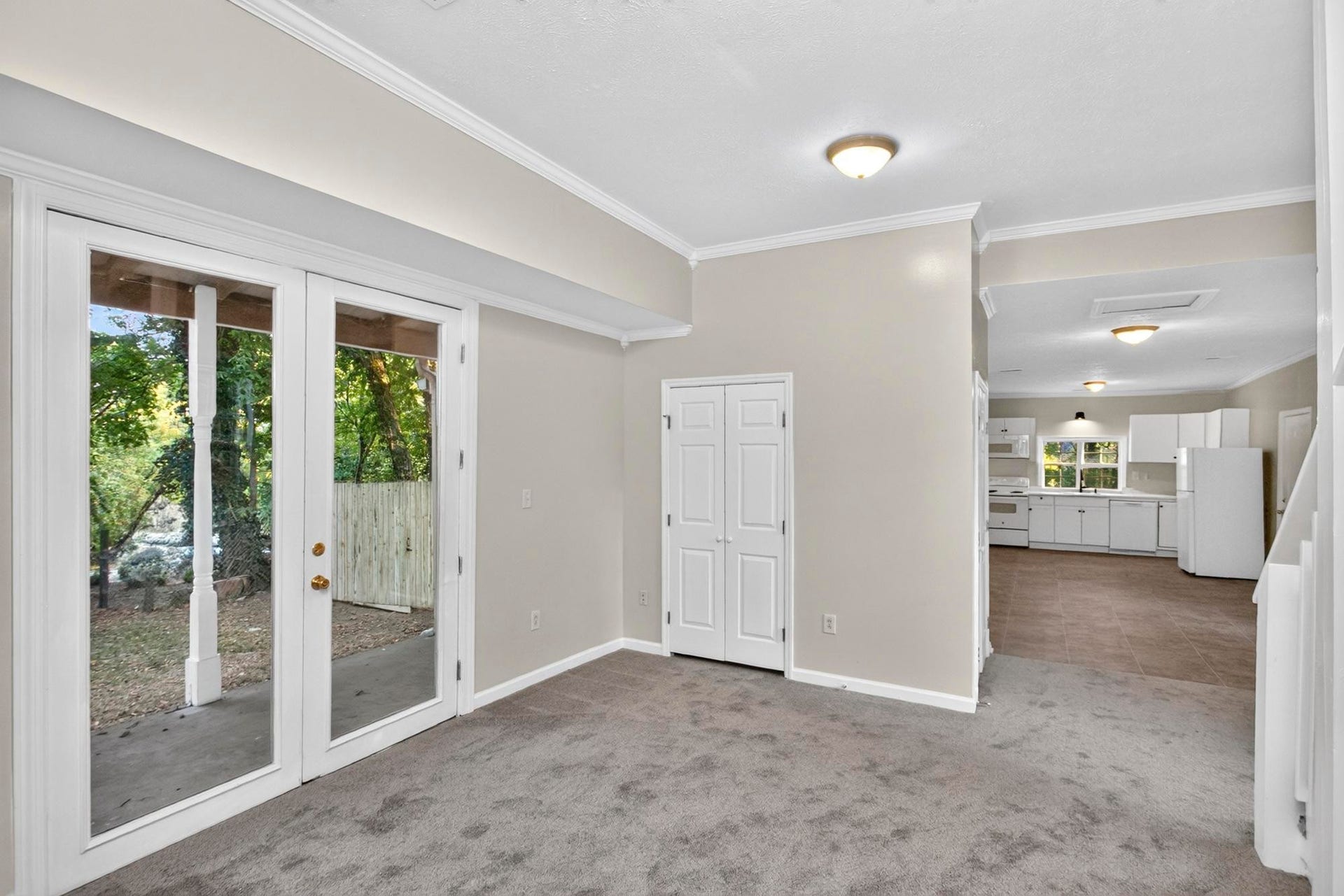 329 W 14th St, Columbia, TN 38401 329 W 14th St, Columbia, TN 38401