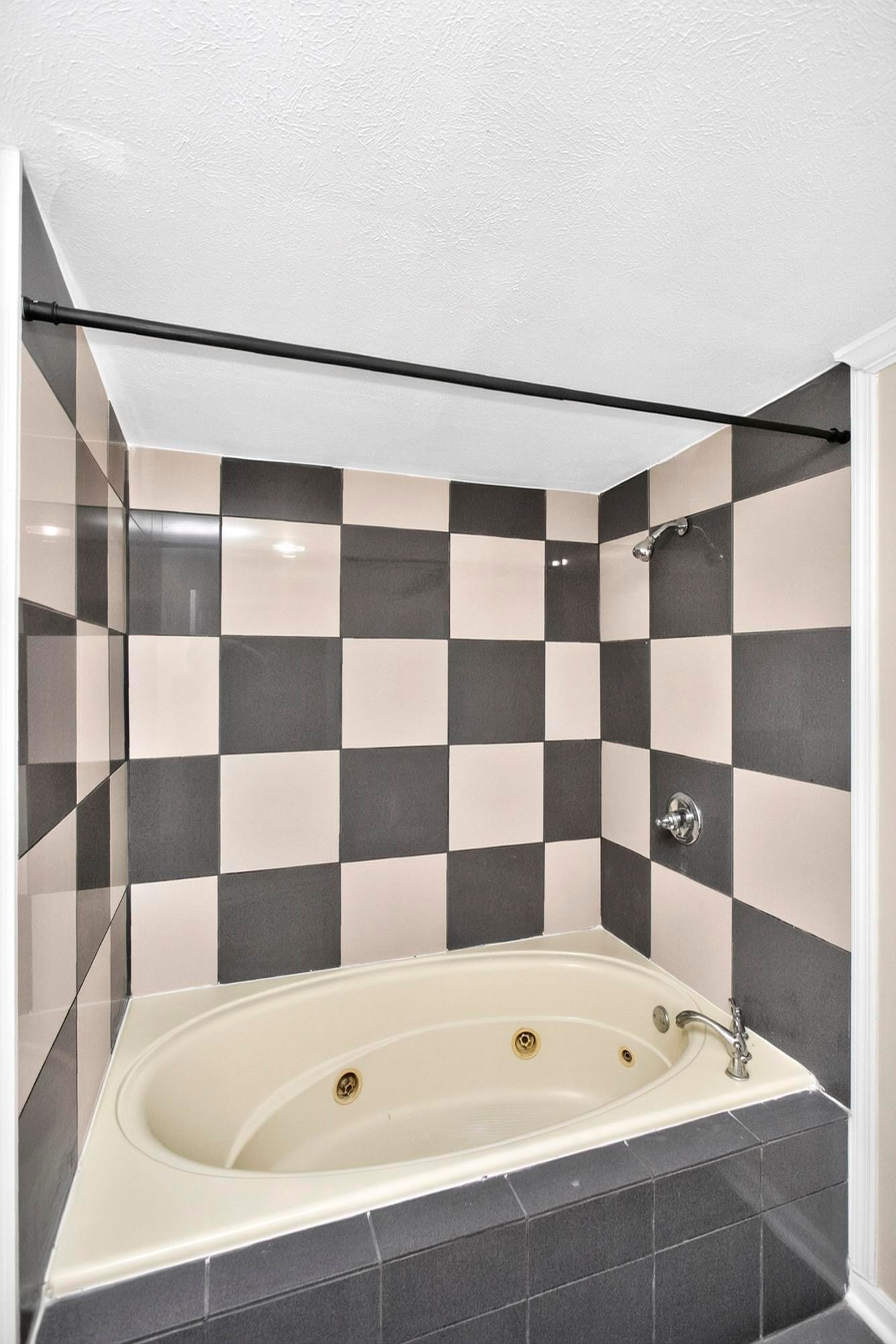 329 W 14th St, Columbia, TN 38401 329 W 14th St, Columbia, TN 38401
