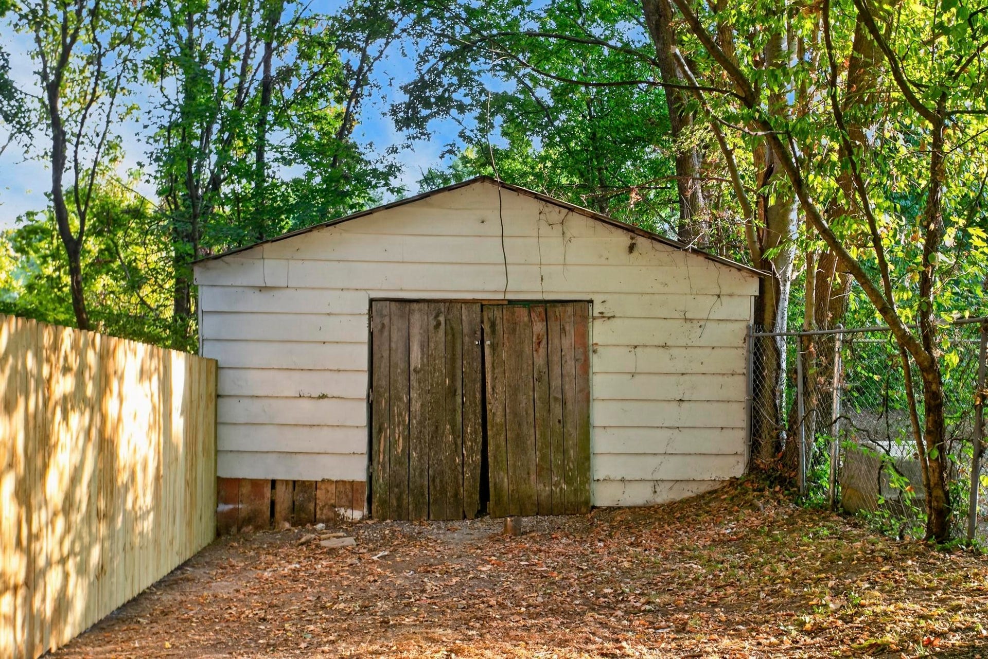 329 W 14th St, Columbia, TN 38401 329 W 14th St, Columbia, TN 38401