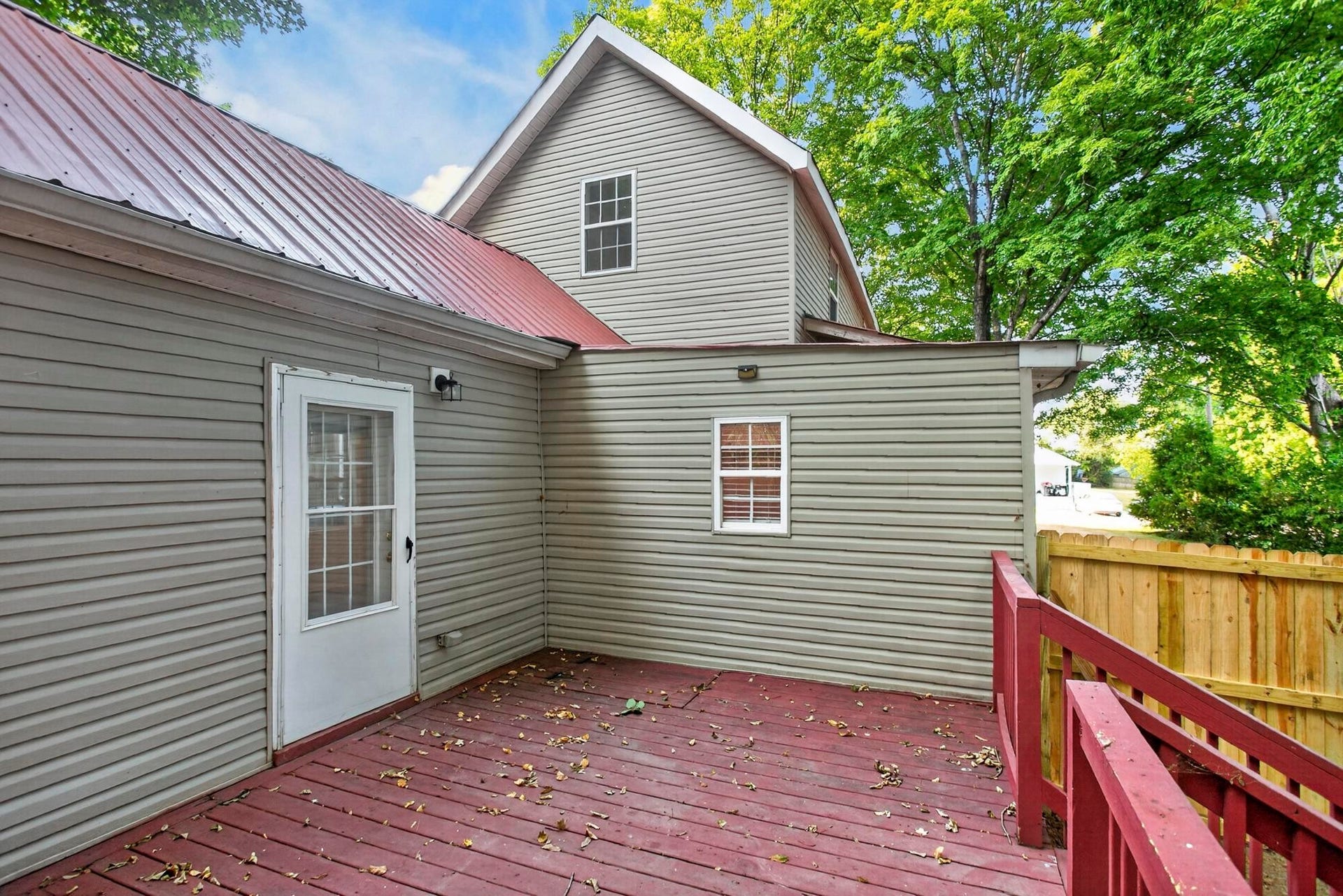 329 W 14th St, Columbia, TN 38401 329 W 14th St, Columbia, TN 38401