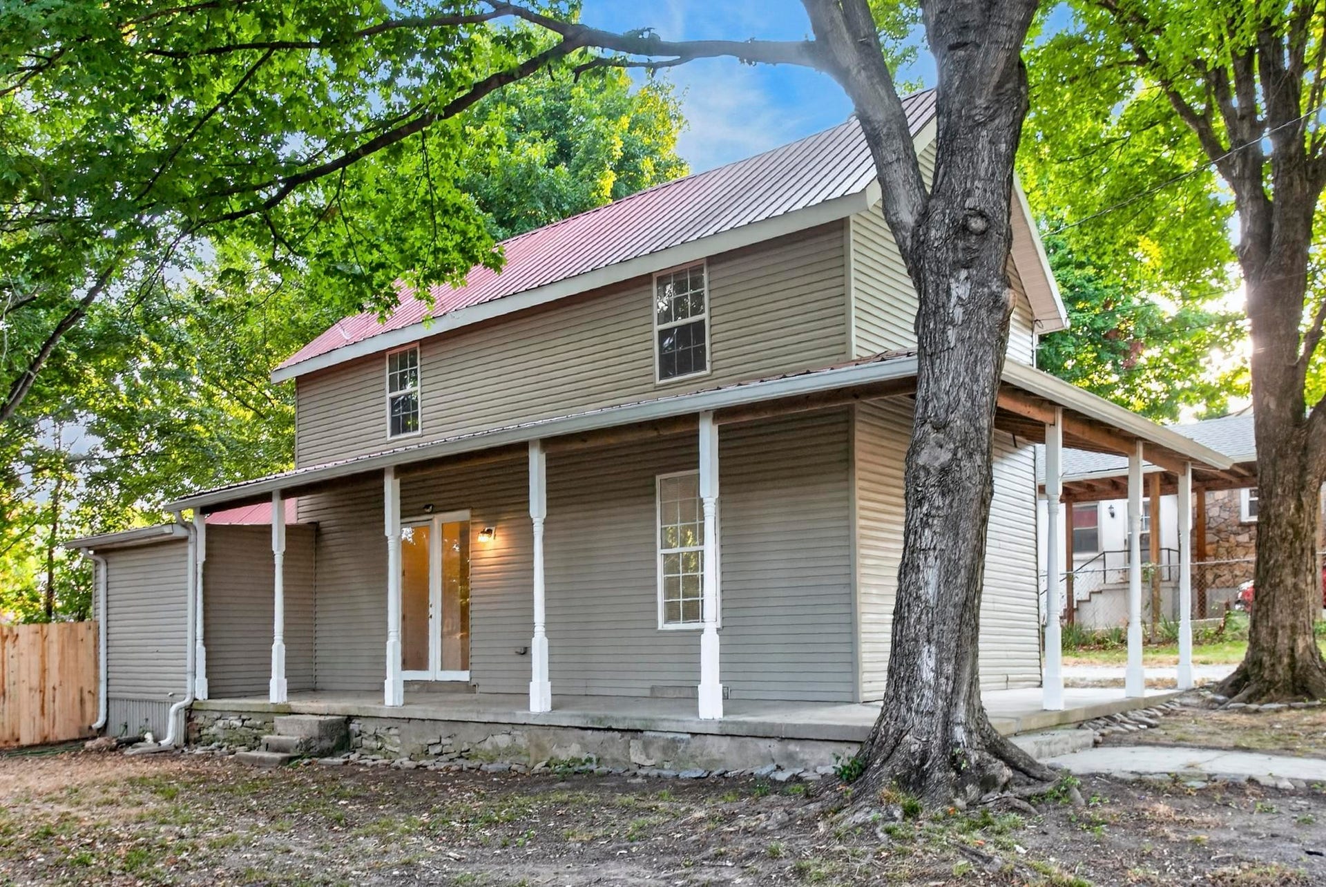 329 W 14th St, Columbia, TN 38401 329 W 14th St, Columbia, TN 38401