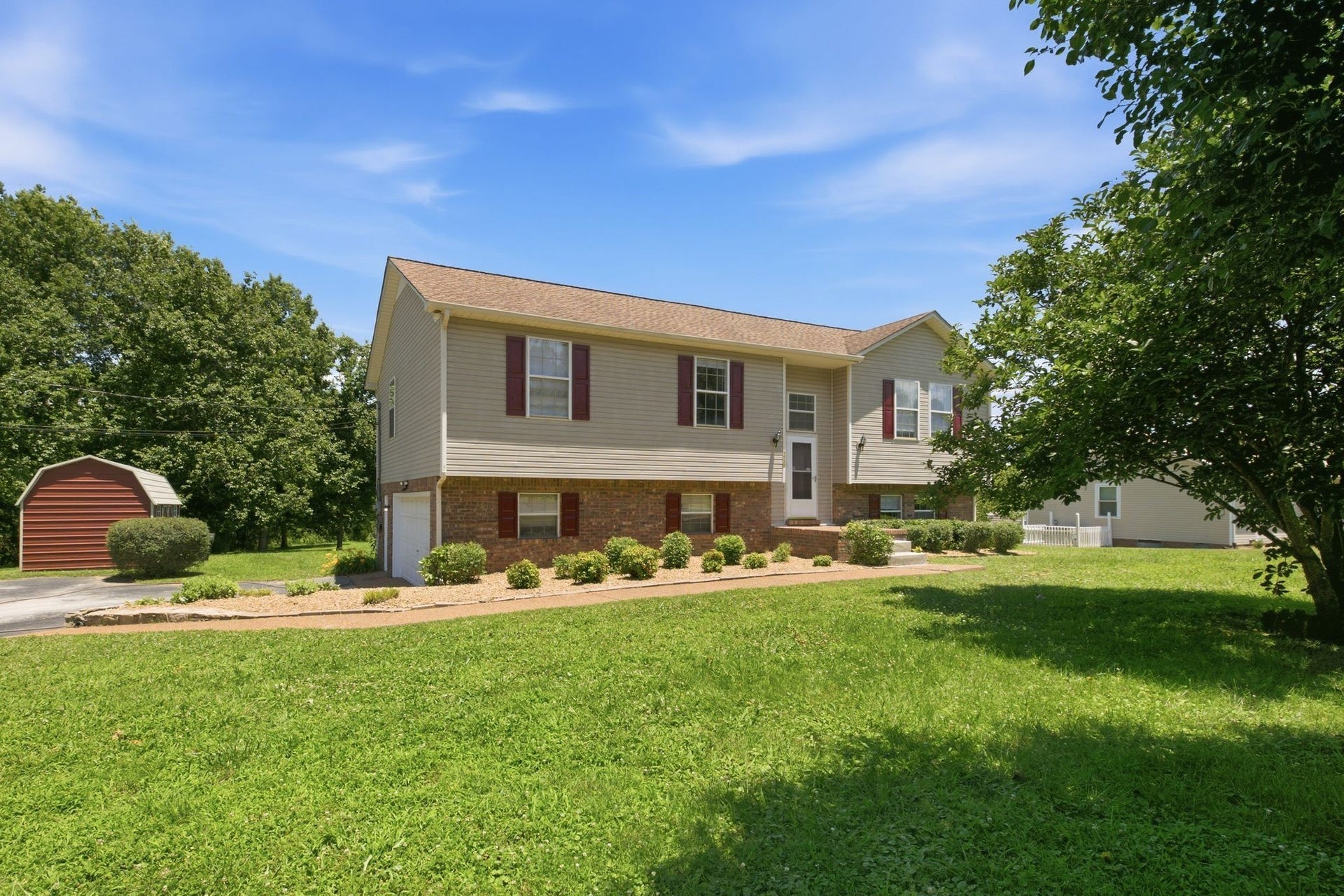 1529 Potter Dr, Columbia, TN 38401 1529 Potter Dr, Columbia, TN 38401