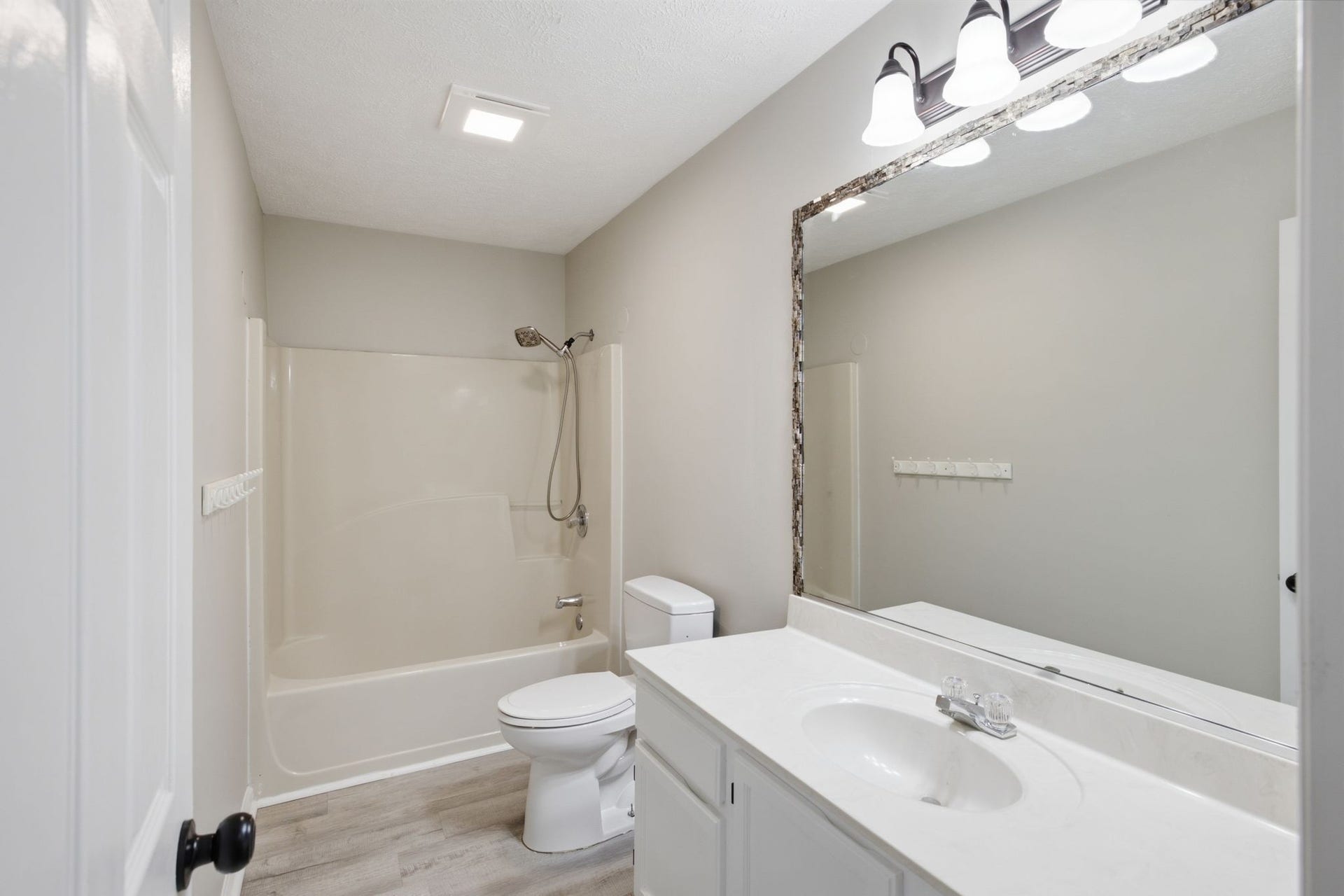 1529 Potter Dr, Columbia, TN 38401 1529 Potter Dr, Columbia, TN 38401