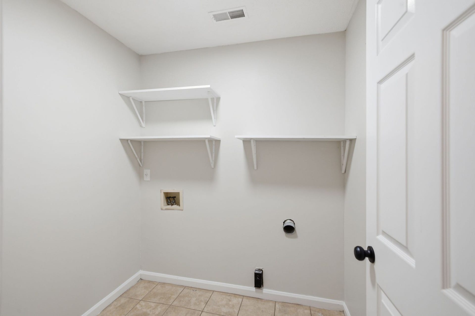 1529 Potter Dr, Columbia, TN 38401 1529 Potter Dr, Columbia, TN 38401
