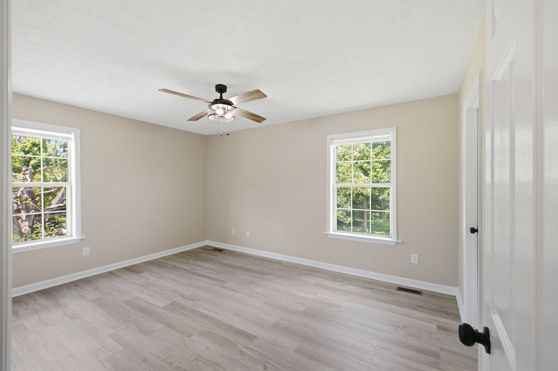 1529 Potter Dr, Columbia, TN 38401 1529 Potter Dr, Columbia, TN 38401