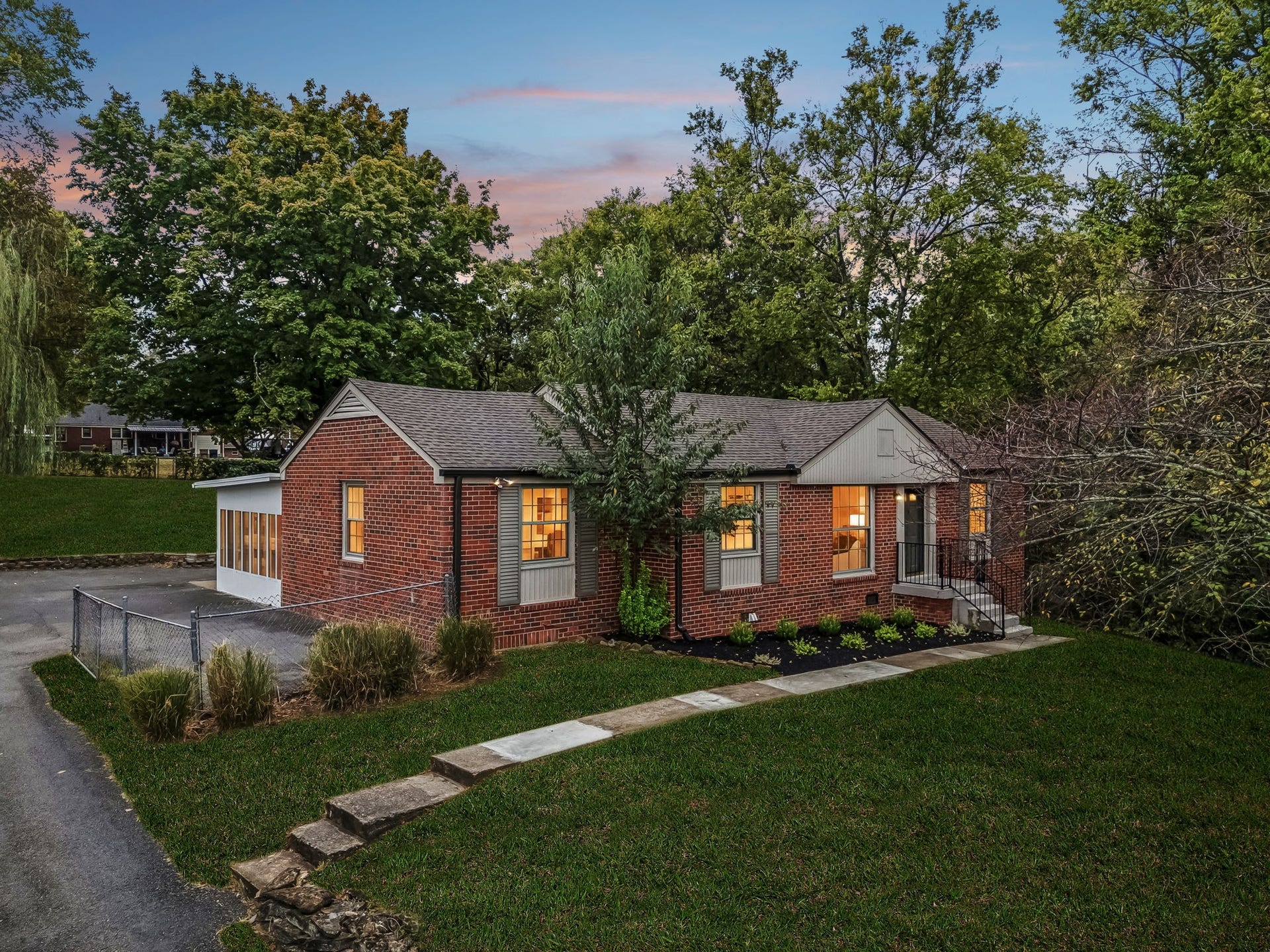 4840 Lynn Dr, Nashville, TN 37211