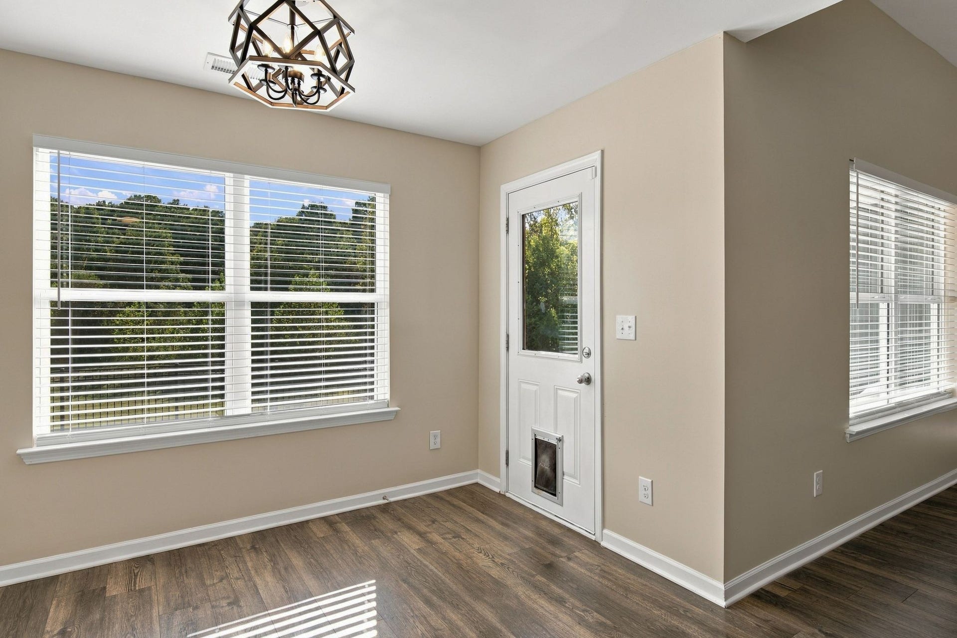 2946 Beeswax St, Columbia, TN 38401 2946 Beeswax St, Columbia, TN 38401
