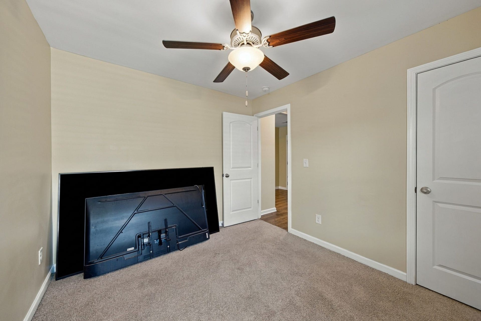2946 Beeswax St, Columbia, TN 38401 2946 Beeswax St, Columbia, TN 38401