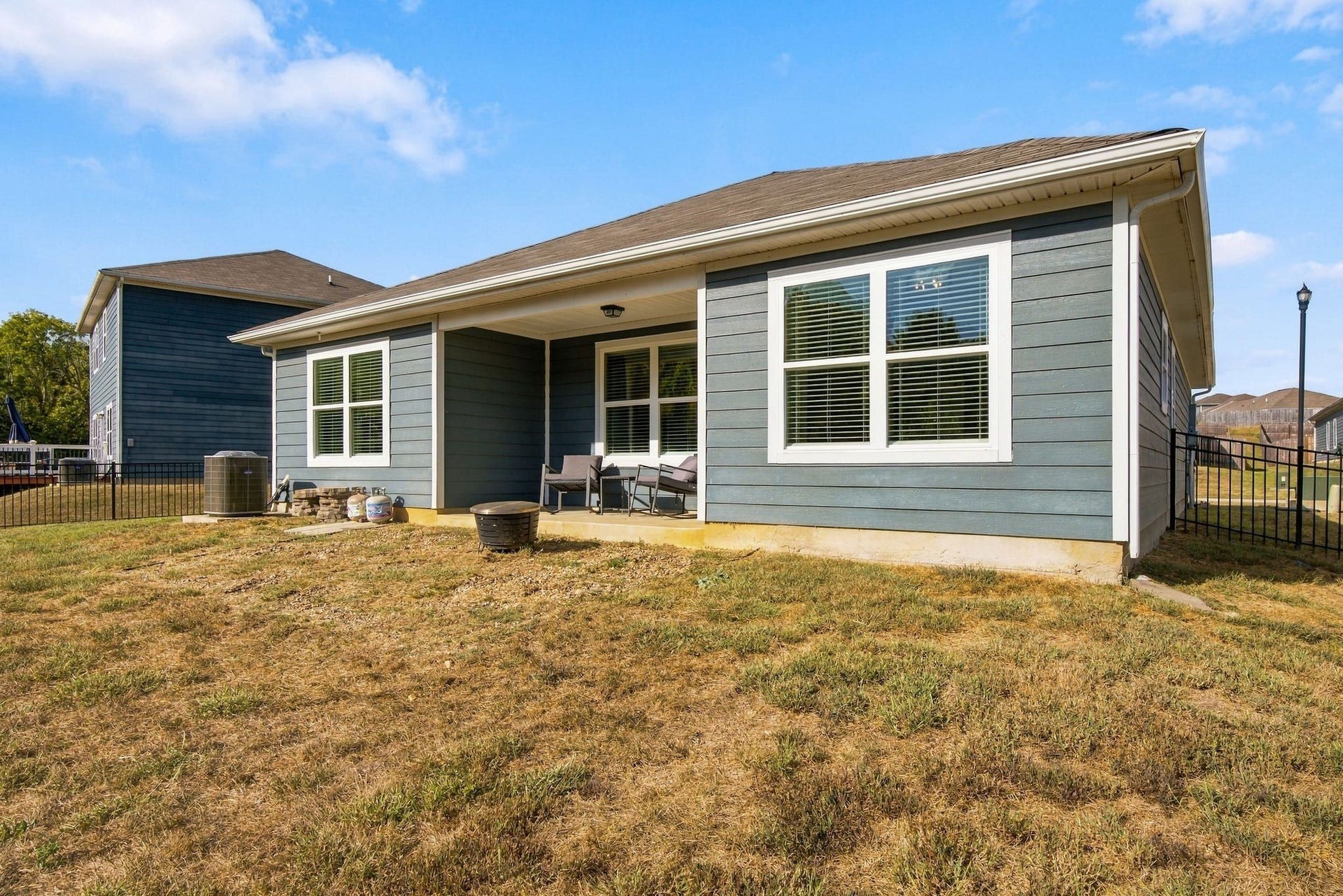 2946 Beeswax St, Columbia, TN 38401 2946 Beeswax St, Columbia, TN 38401