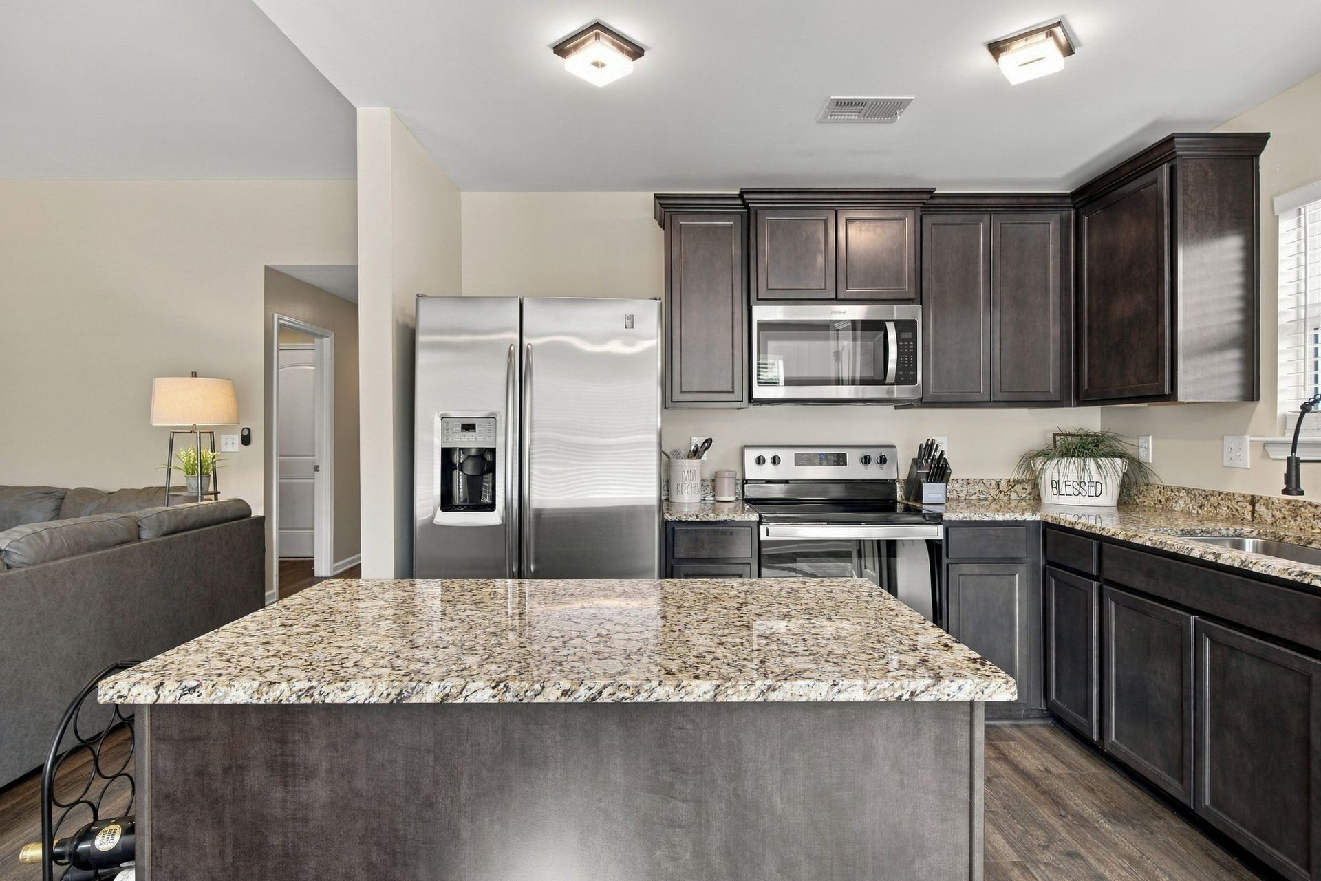 2946 Beeswax St, Columbia, TN 38401 2946 Beeswax St, Columbia, TN 38401