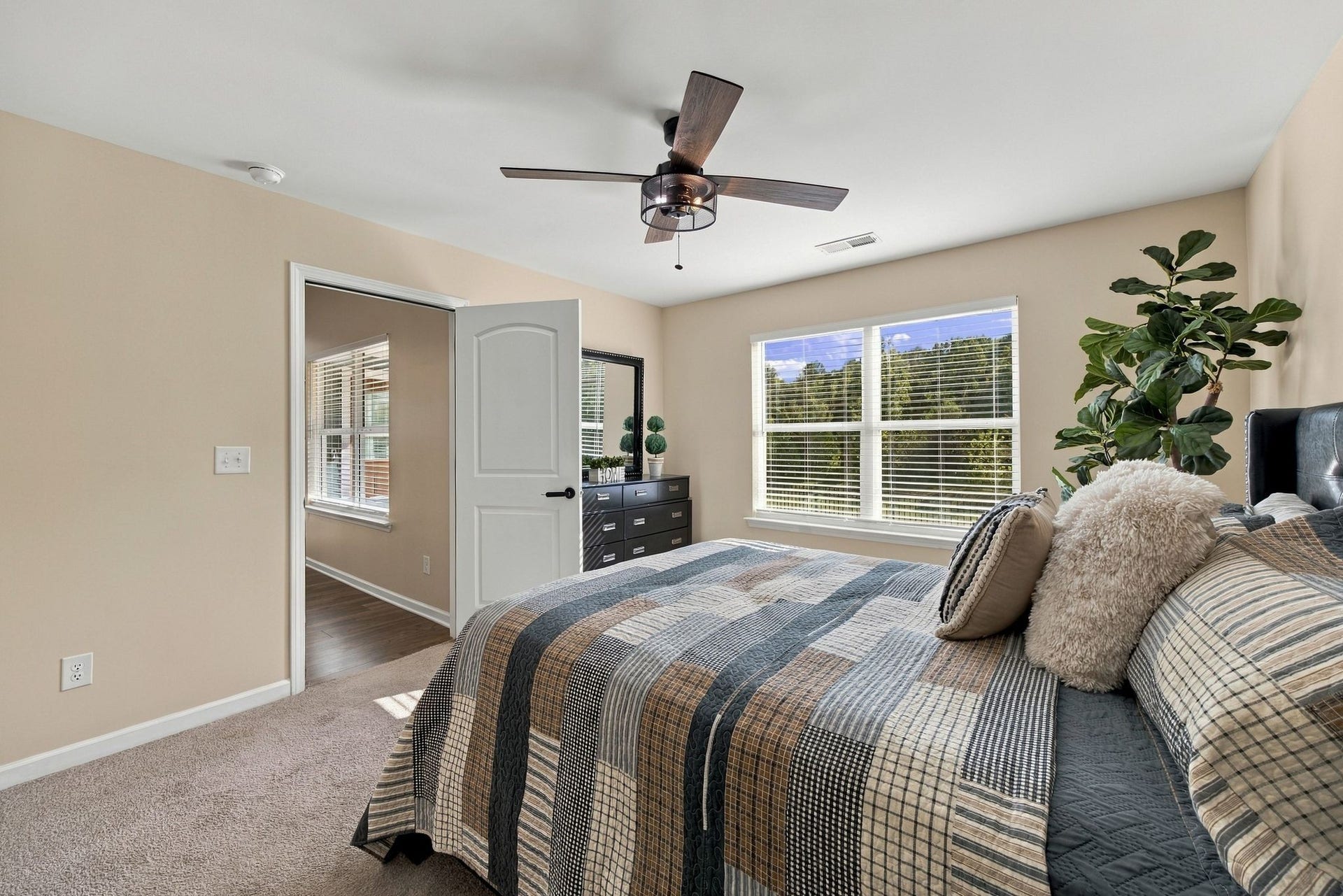 2946 Beeswax St, Columbia, TN 38401 2946 Beeswax St, Columbia, TN 38401