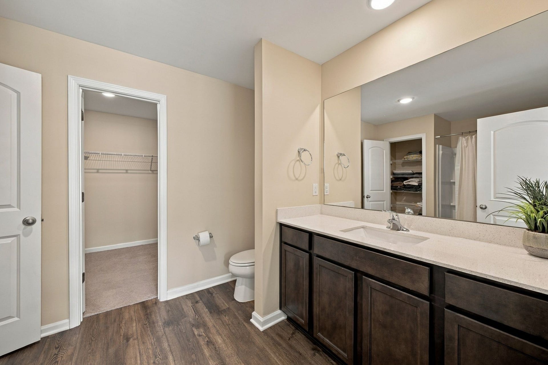 2946 Beeswax St, Columbia, TN 38401 2946 Beeswax St, Columbia, TN 38401