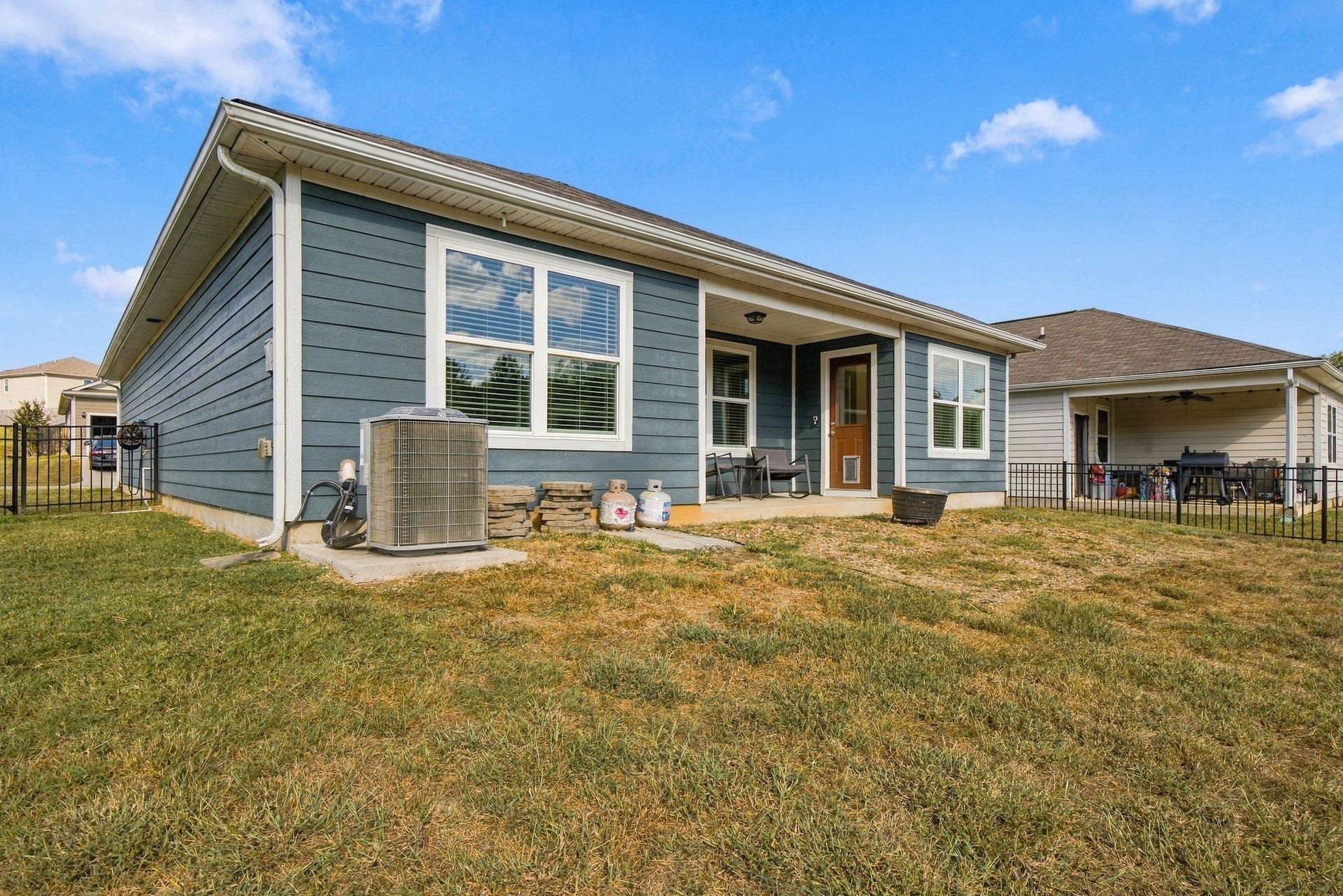 2946 Beeswax St, Columbia, TN 38401 2946 Beeswax St, Columbia, TN 38401
