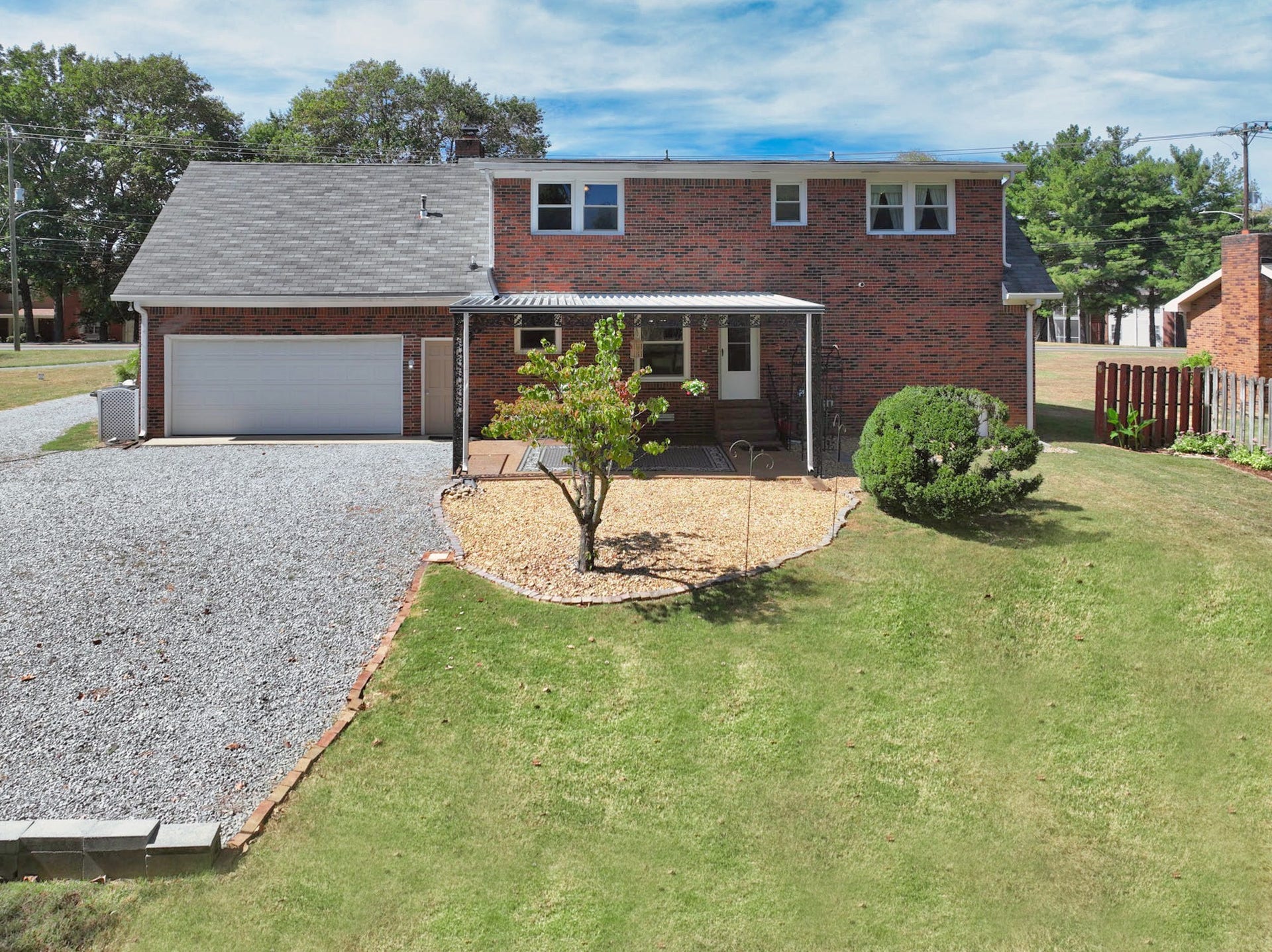 427 Walton Ferry Rd, Hendersonville, TN 37075
