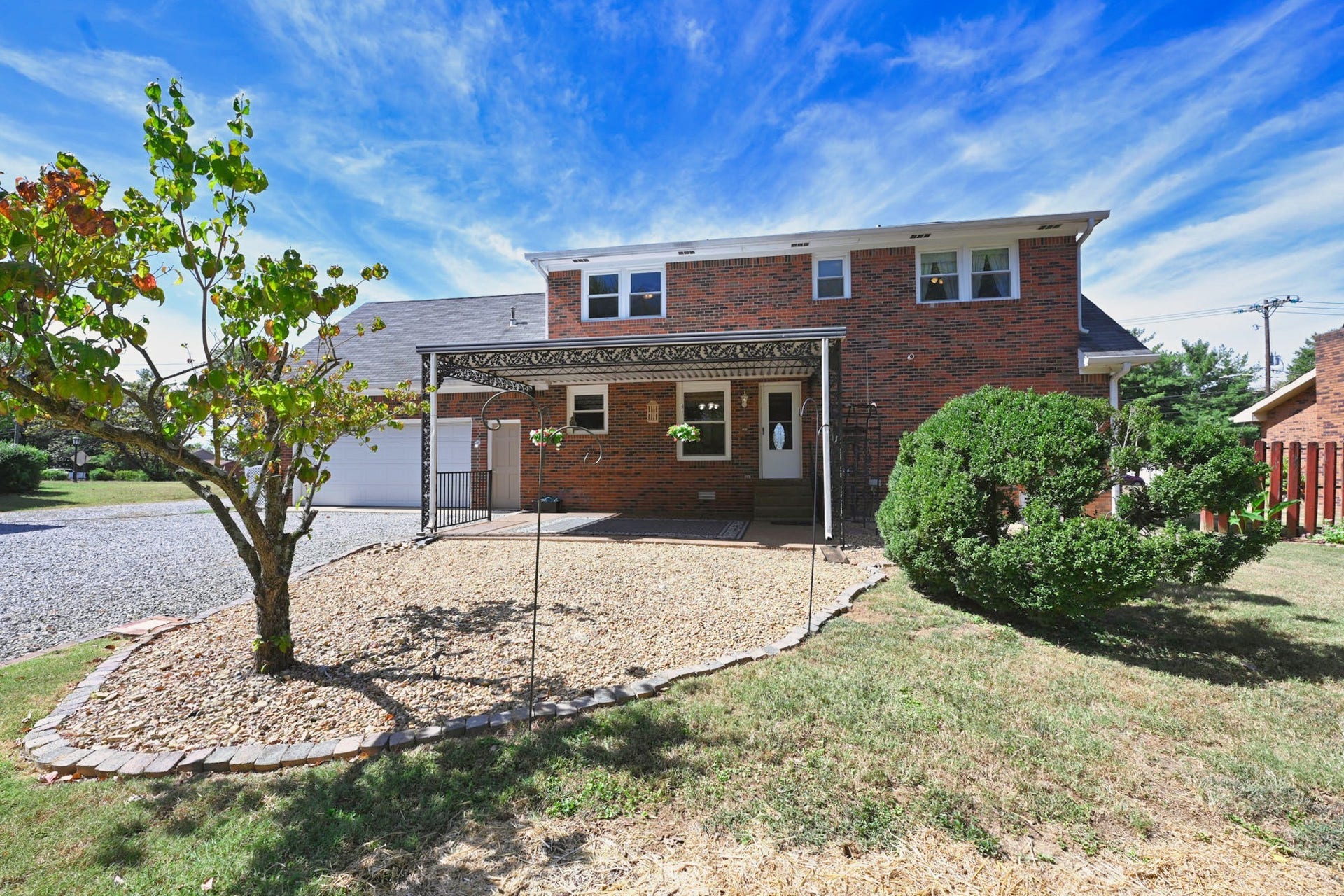 427 Walton Ferry Rd, Hendersonville, TN 37075