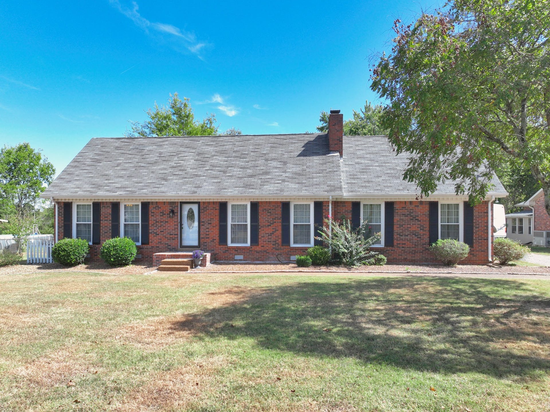 427 Walton Ferry Rd, Hendersonville, TN 37075