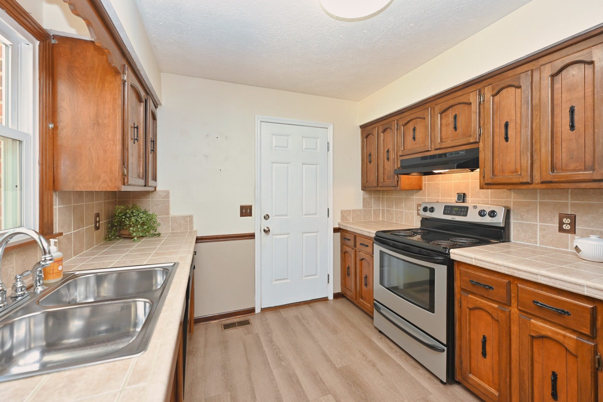 garage access off the kitchen