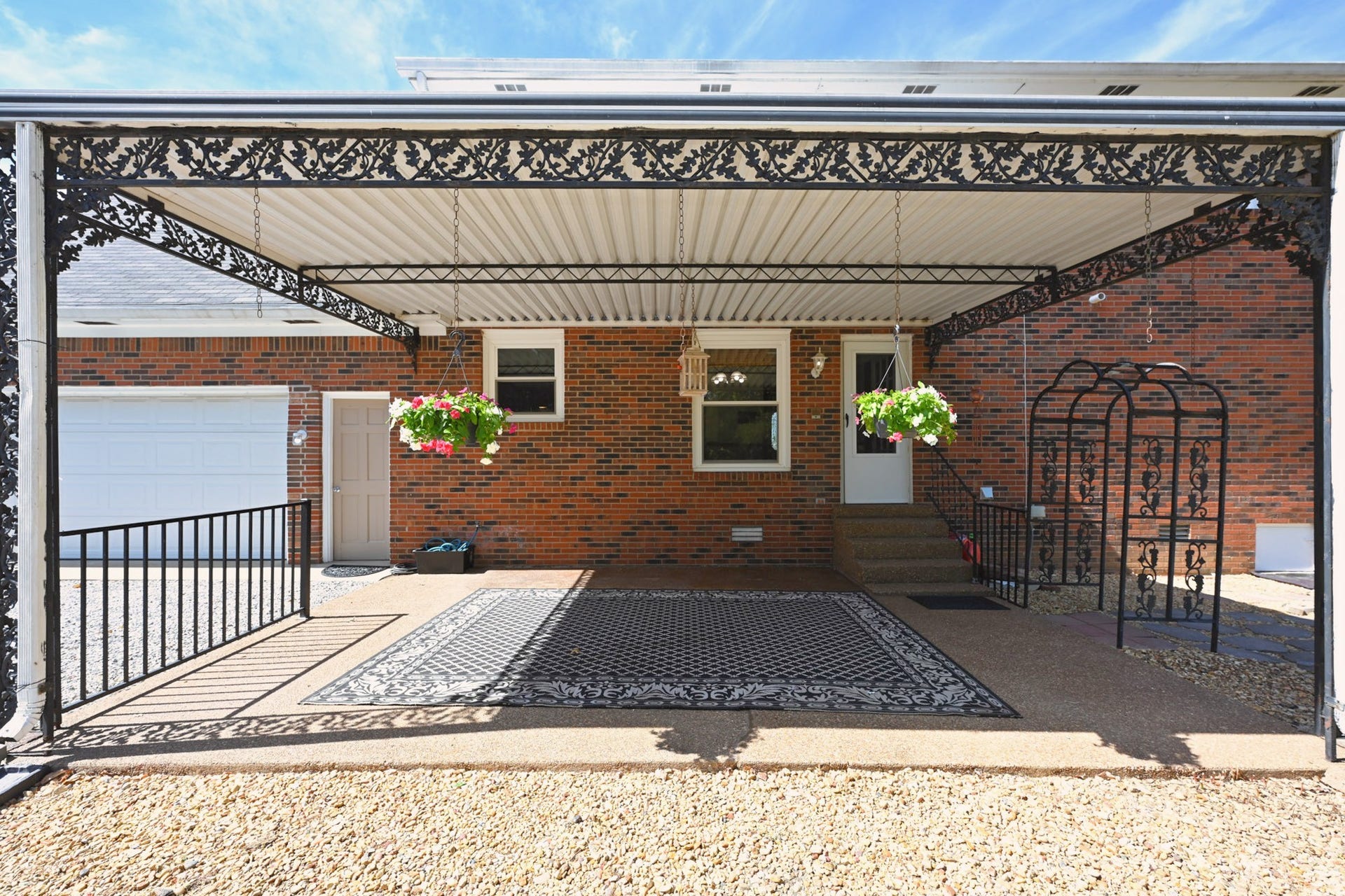 427 Walton Ferry Rd, Hendersonville, TN 37075