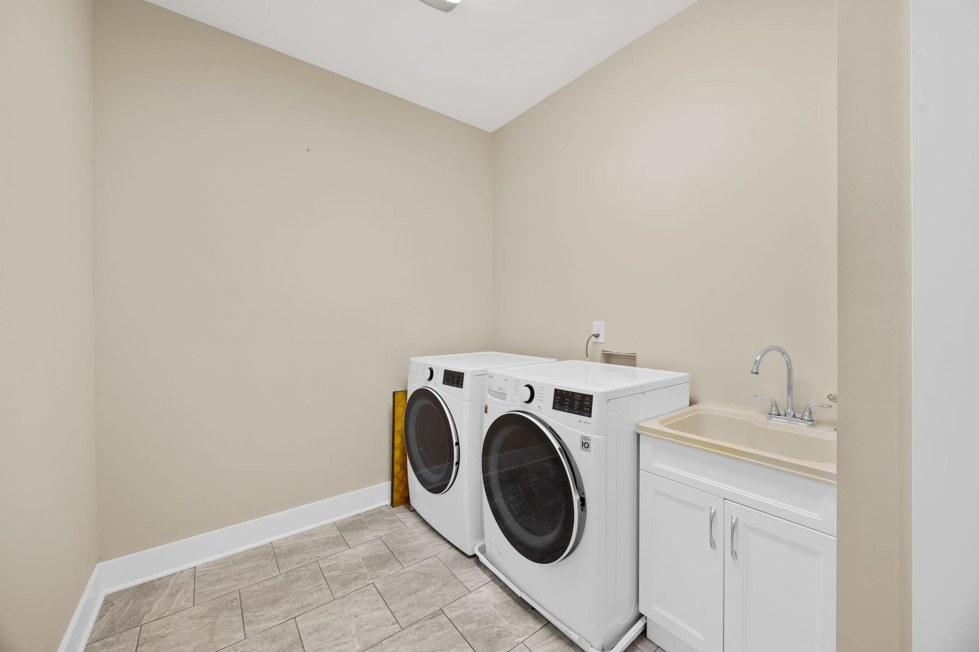 1715 21st Ave N, Nashville, TN 37208 1715 21st Ave N, Nashville, TN 37208