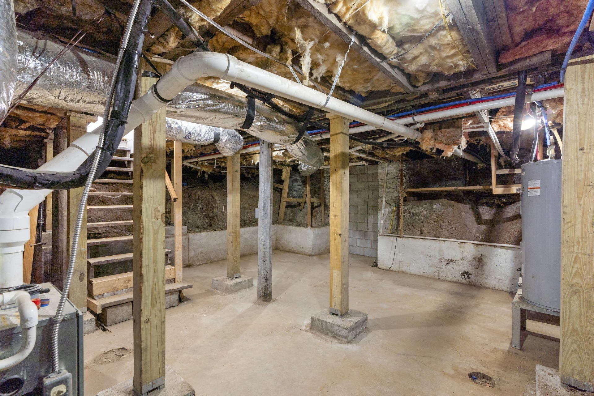 Large storage basement and safe room for those spring and summer storms.