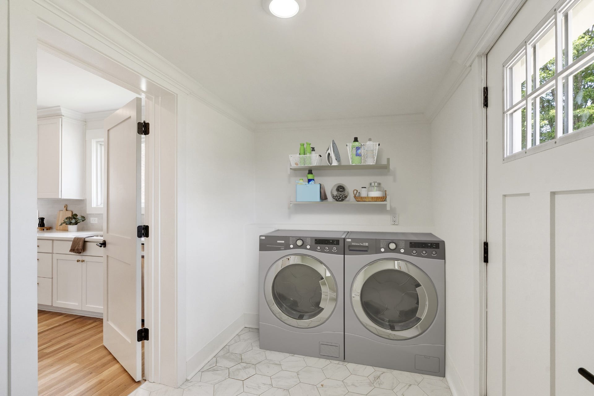 Virtually staged Laundry room