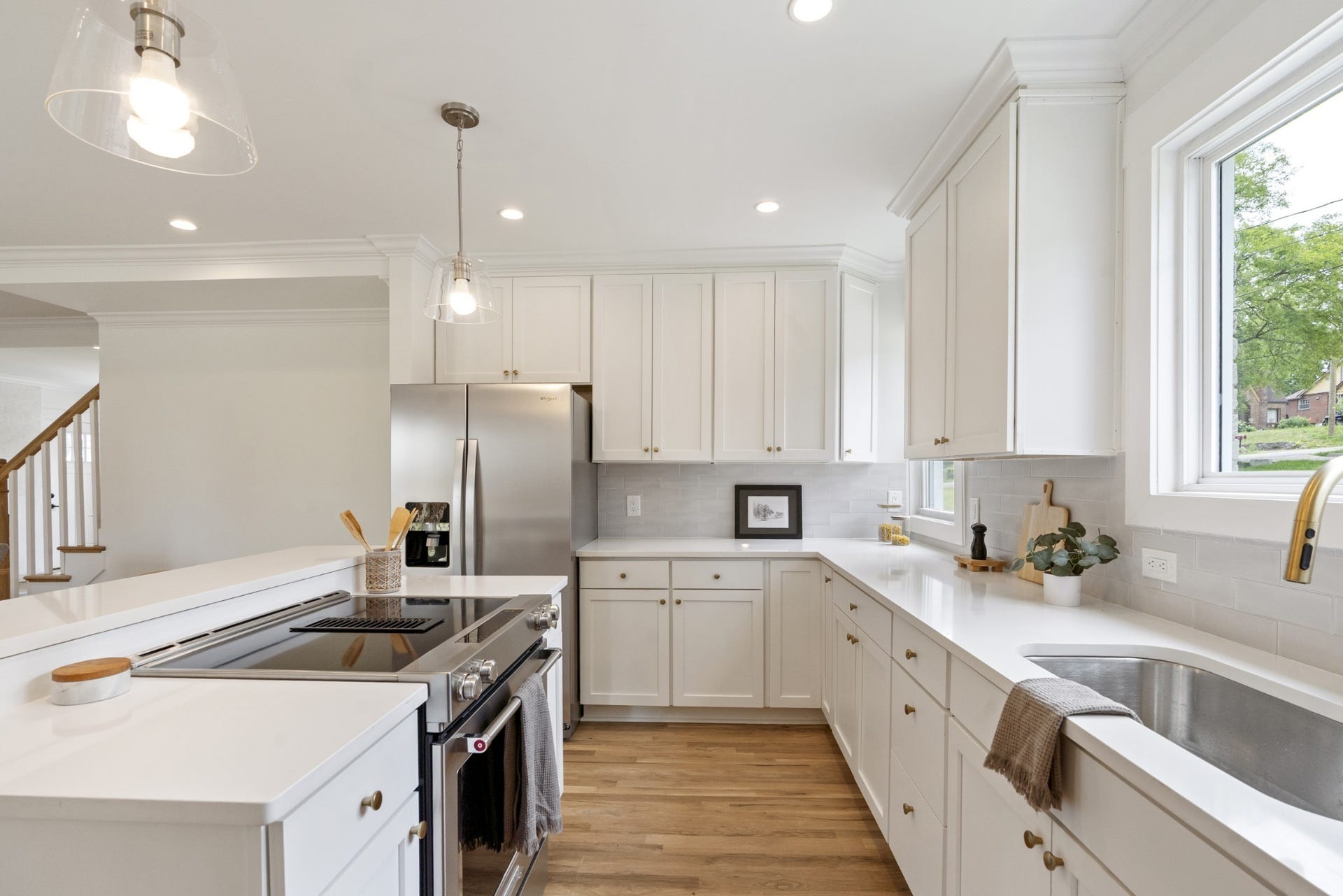 Downdraft stove and stainless steel appliances