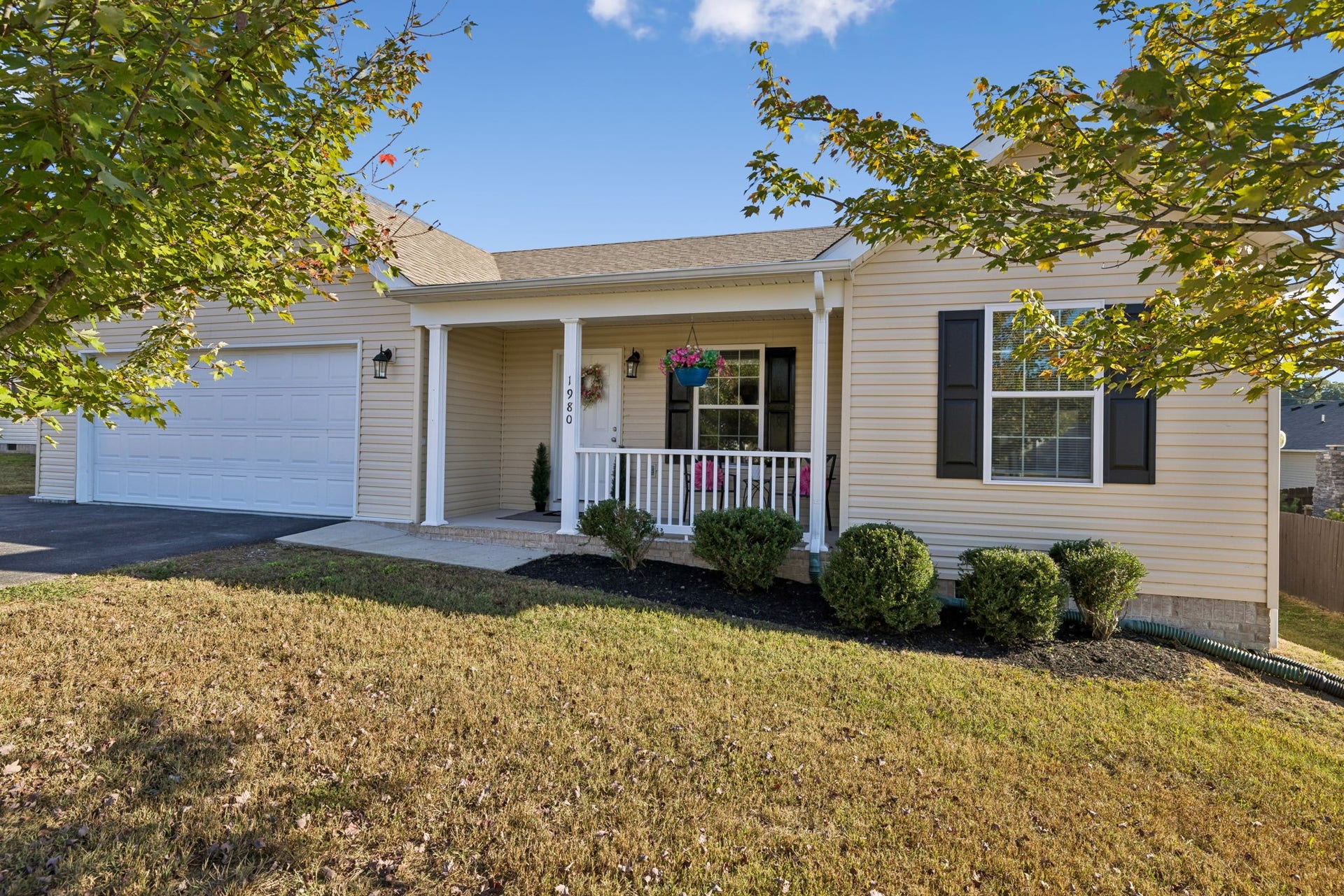 1980 Spears Ln, Columbia, TN 38401