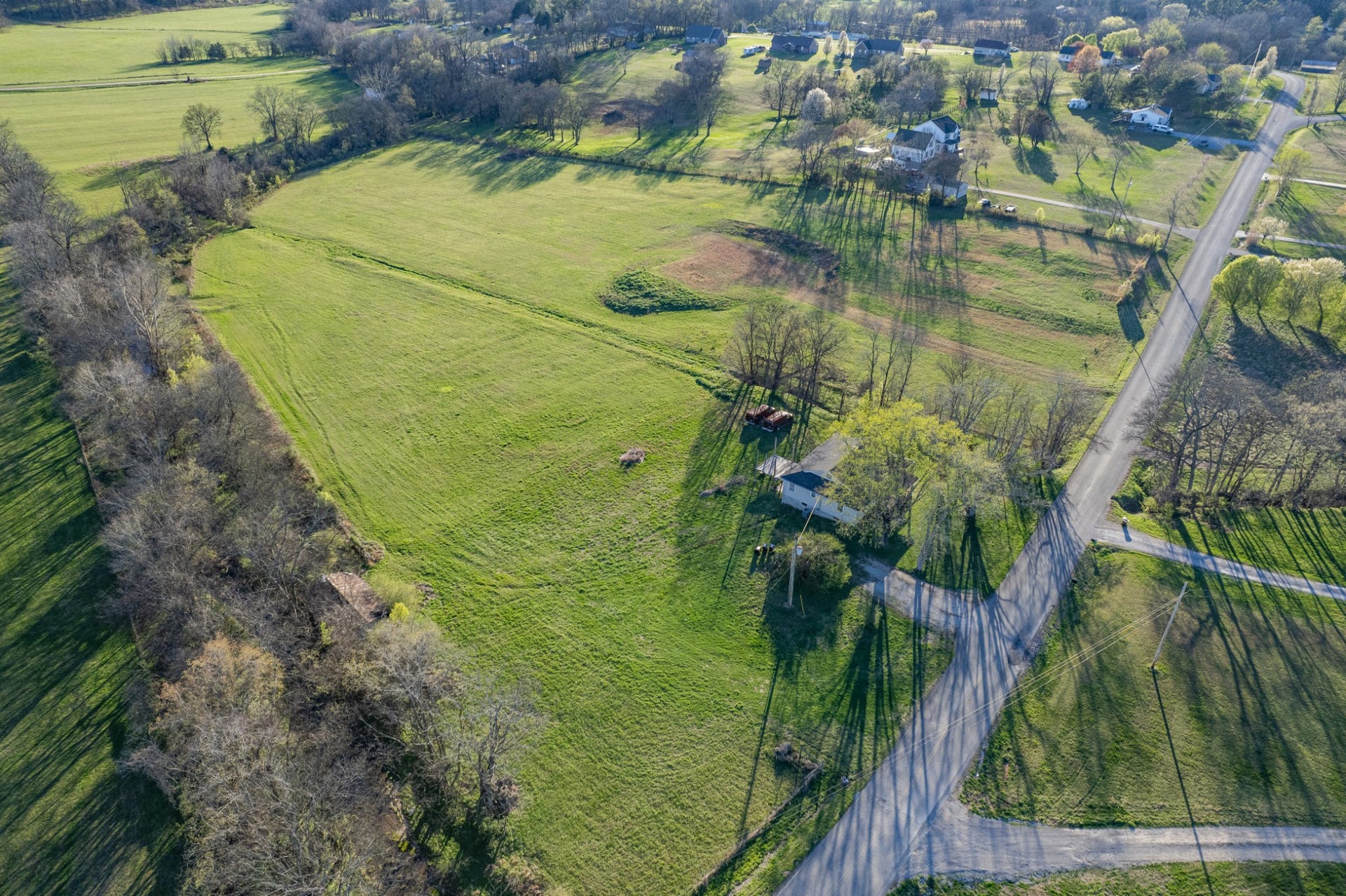 1793 Theta Pike, Columbia, TN 38401 1793 Theta Pike, Columbia, TN 38401