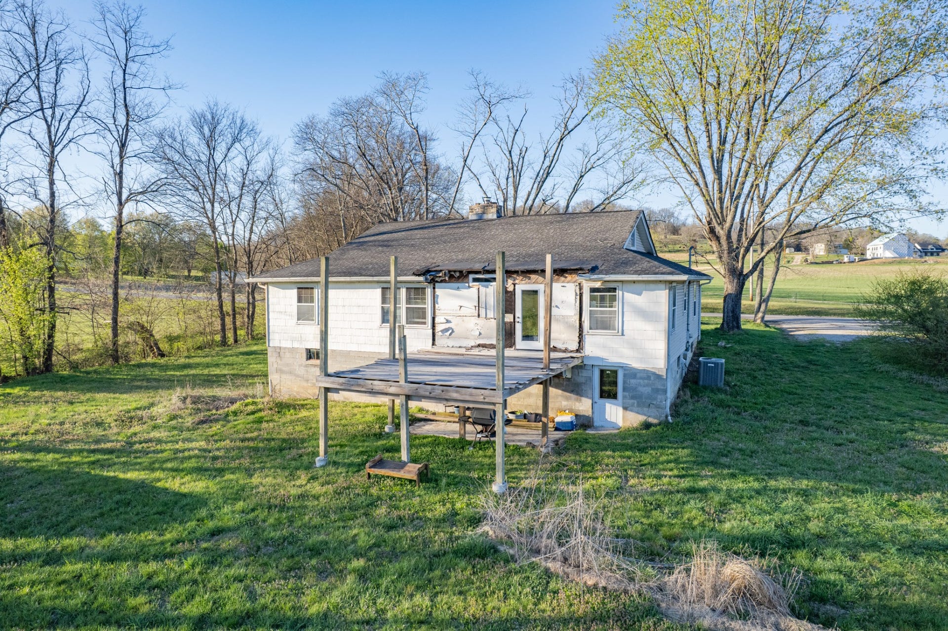 1793 Theta Pike, Columbia, TN 38401 1793 Theta Pike, Columbia, TN 38401