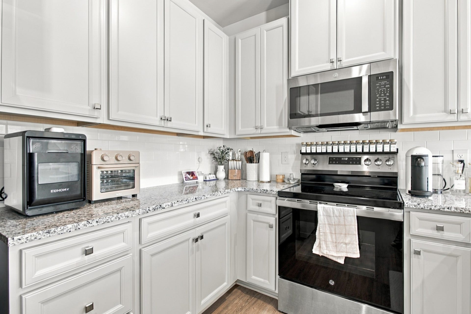 1829 Goldsberry St, Columbia, TN 38401 Kitchen