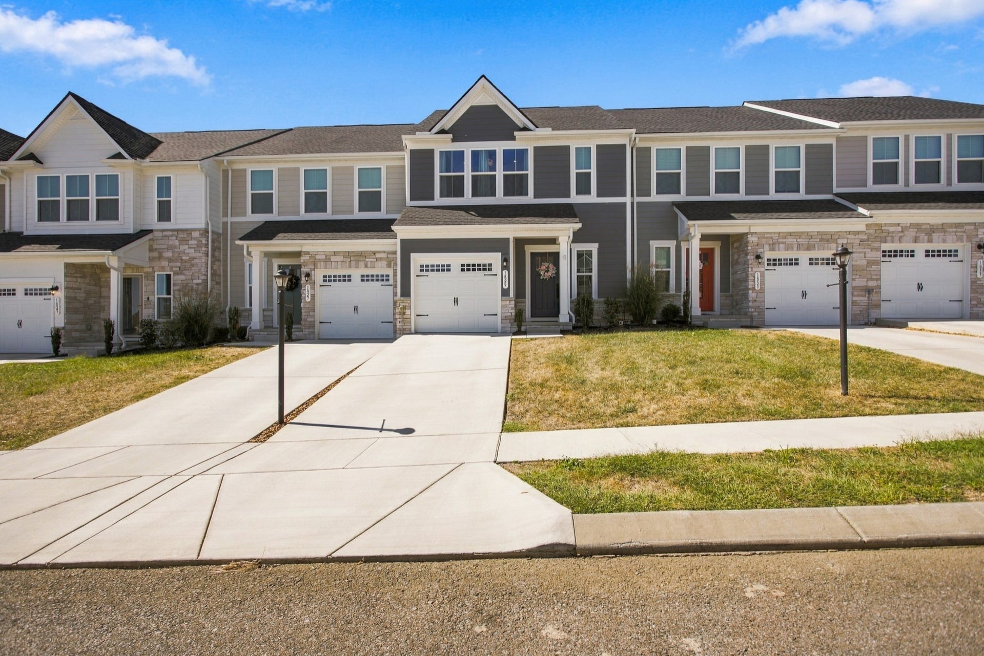1829 Goldsberry St, Columbia, TN 38401 Front of House
