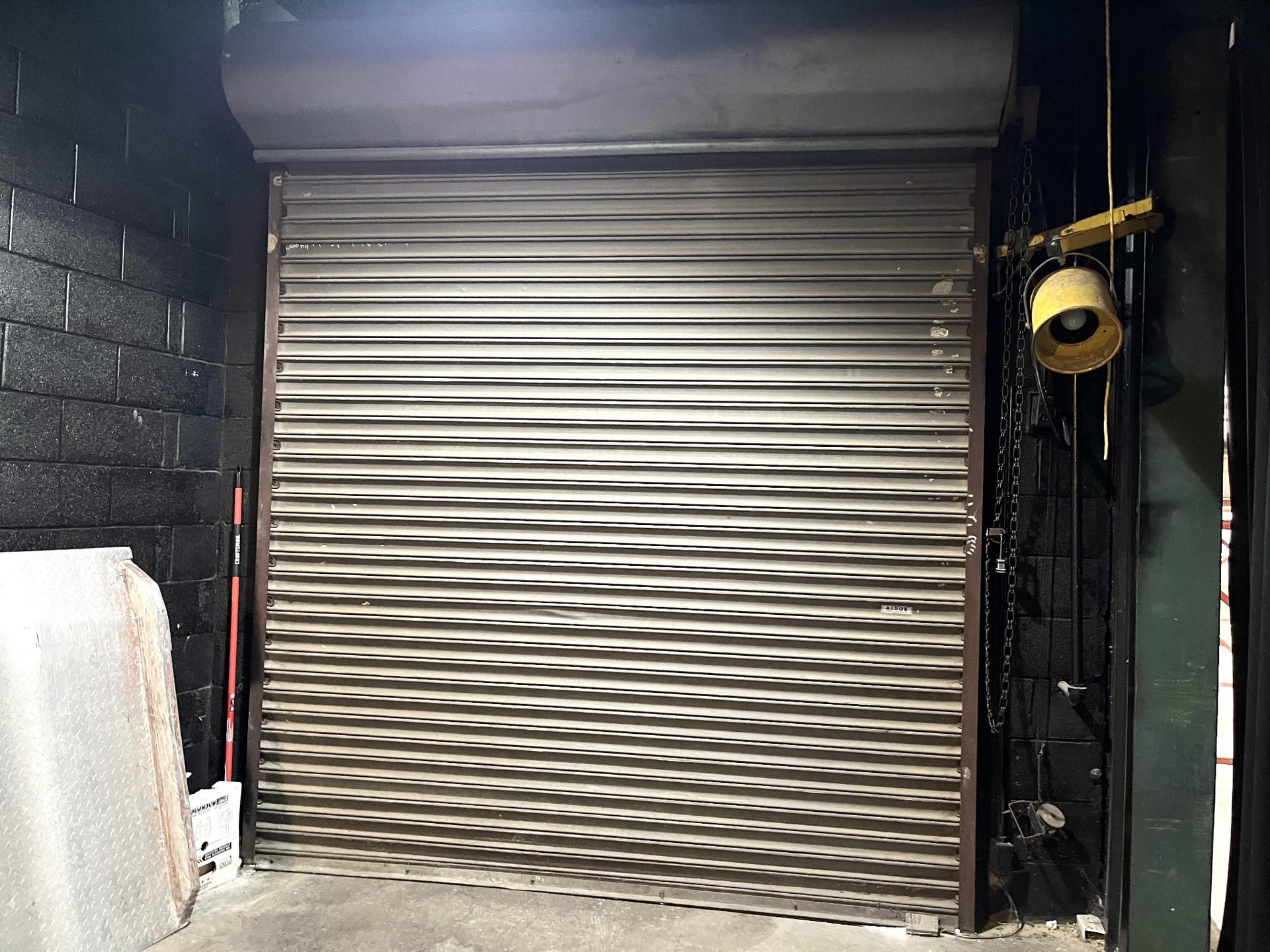 101 N James M Campbell Blvd, Columbia, TN 38401 Roll Up Delivery/Loading Dock Door at Rear of Suite