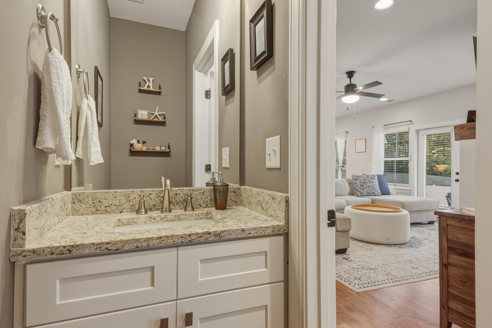 1087 Omaha Circle, Hixson, TN 37343 1087 Omaha Circle, Hixson, TN 37343