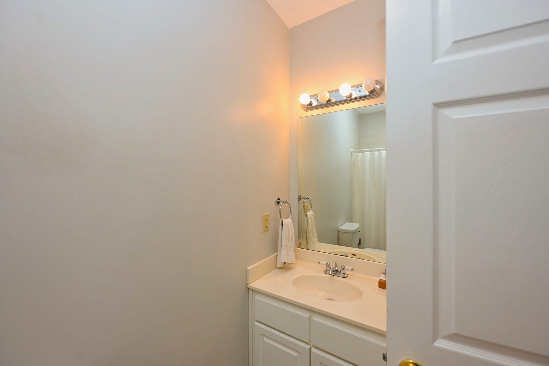 910 Churchill Xing, Madison, TN 37115