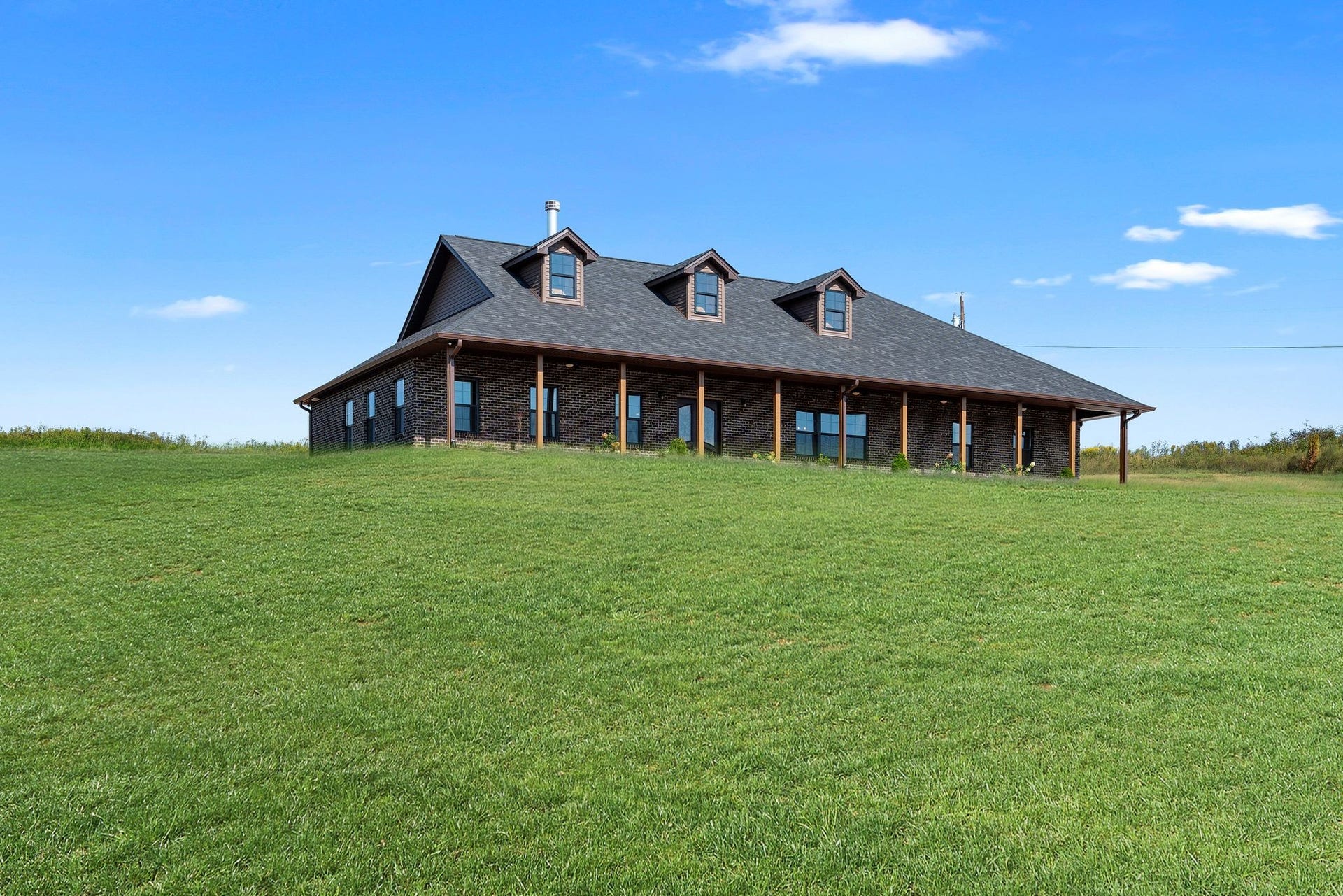 986 E Pin Hook Rd, Sparta, TN 38583 986 E Pin Hook Rd, Sparta, TN 38583