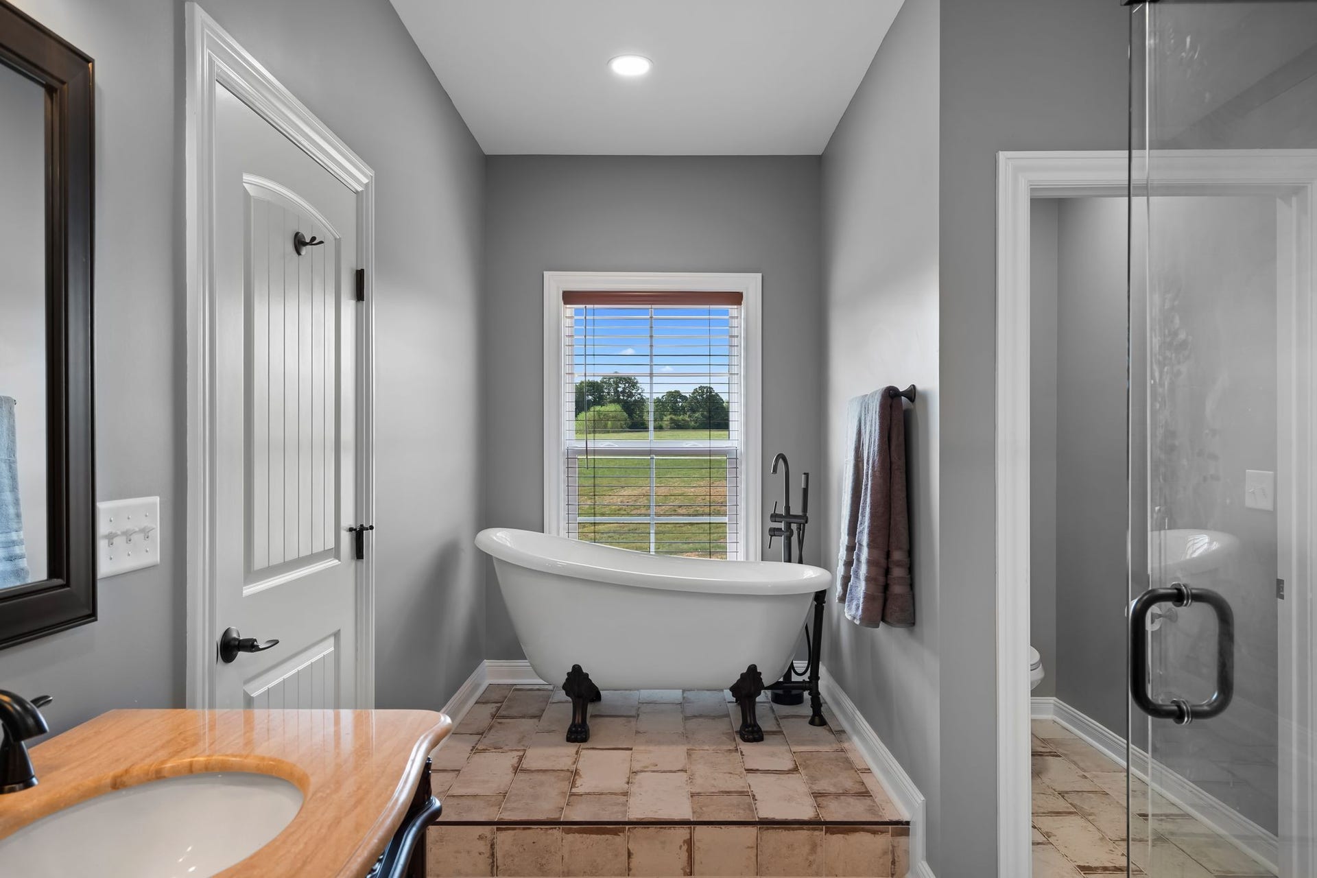 986 E Pin Hook Rd, Sparta, TN 38583 986 E Pin Hook Rd, Sparta, TN 38583