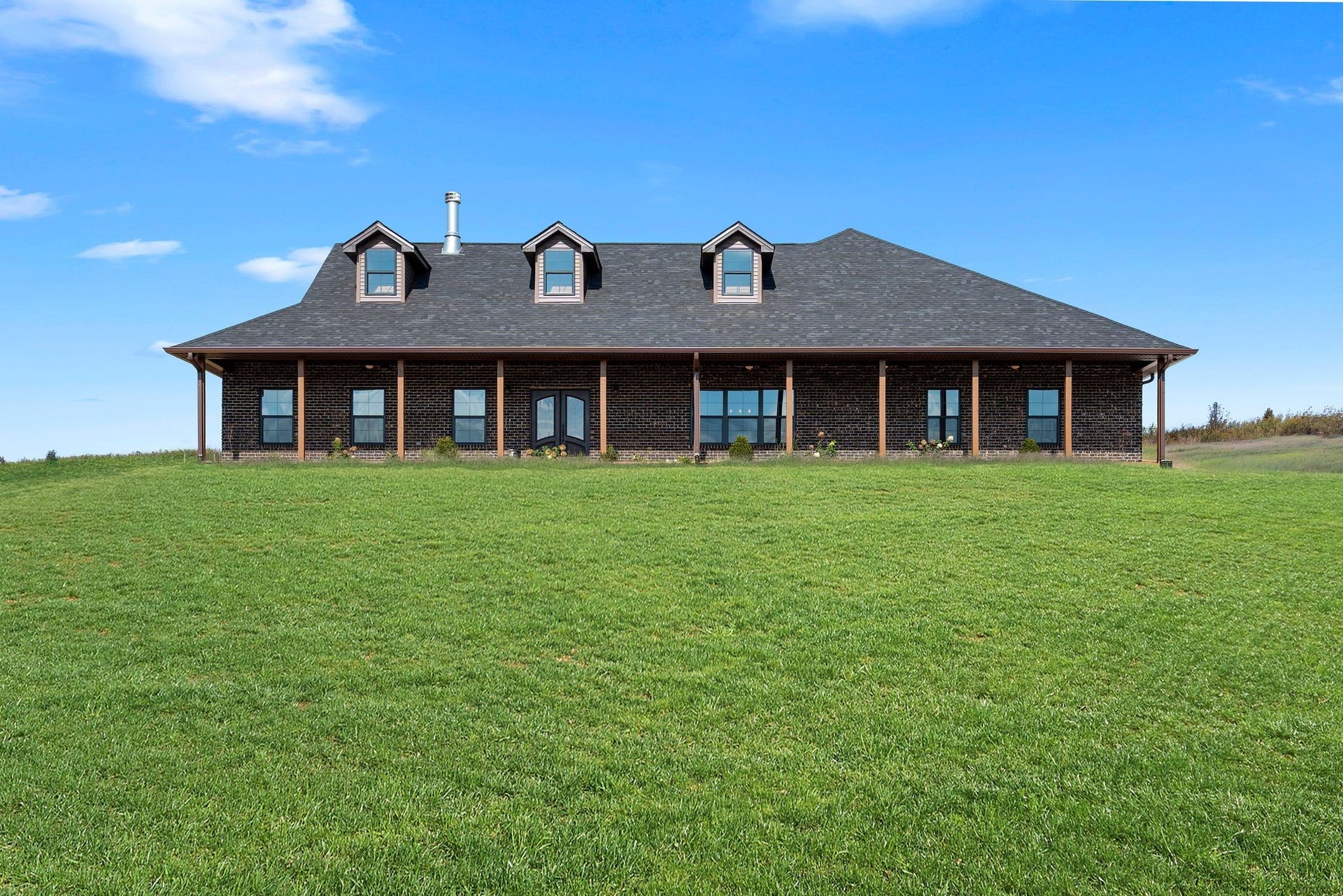 986 E Pin Hook Rd, Sparta, TN 38583 986 E Pin Hook Rd, Sparta, TN 38583