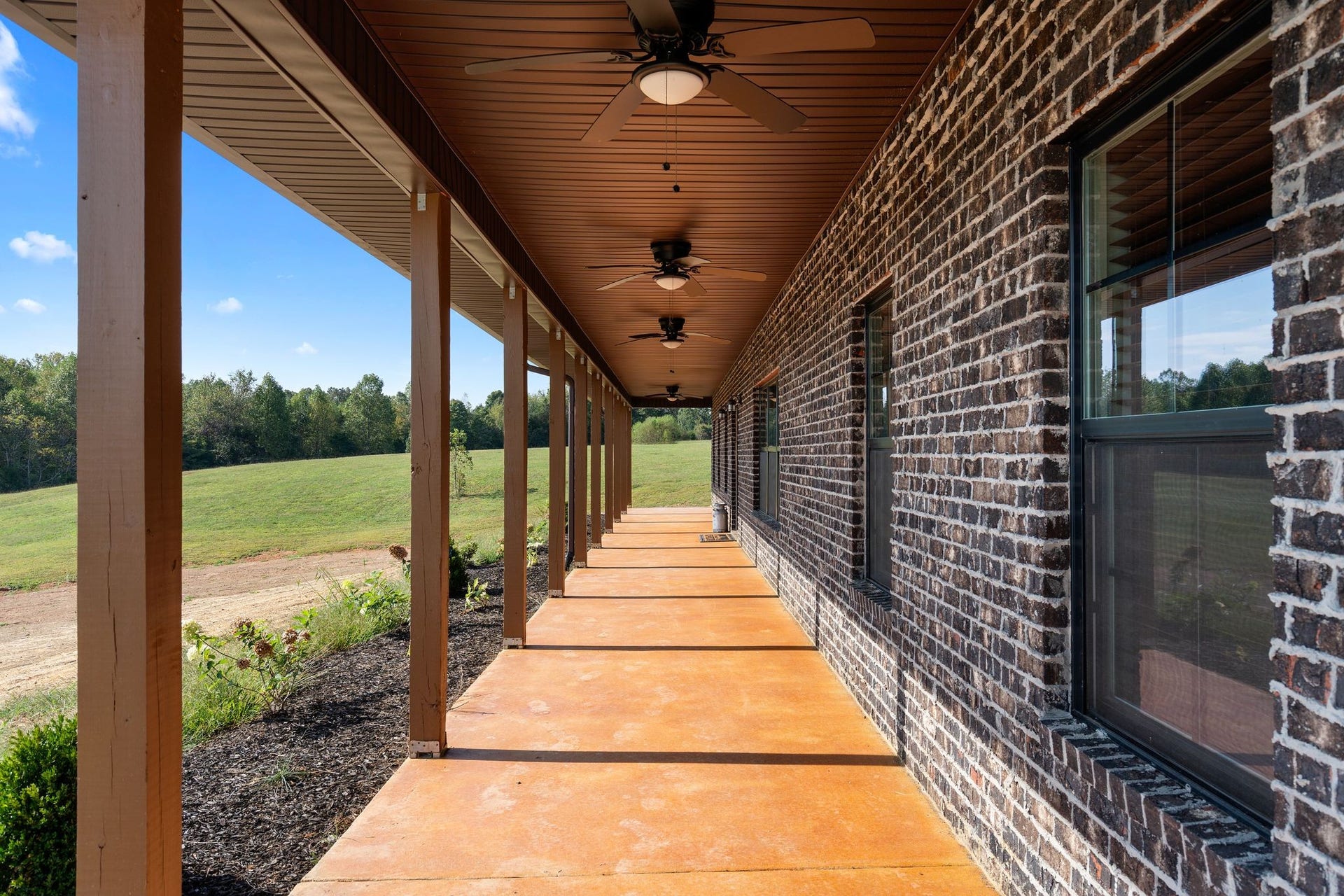986 E Pin Hook Rd, Sparta, TN 38583 986 E Pin Hook Rd, Sparta, TN 38583
