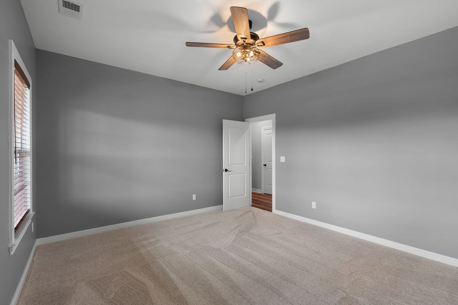 986 E Pin Hook Rd, Sparta, TN 38583 986 E Pin Hook Rd, Sparta, TN 38583