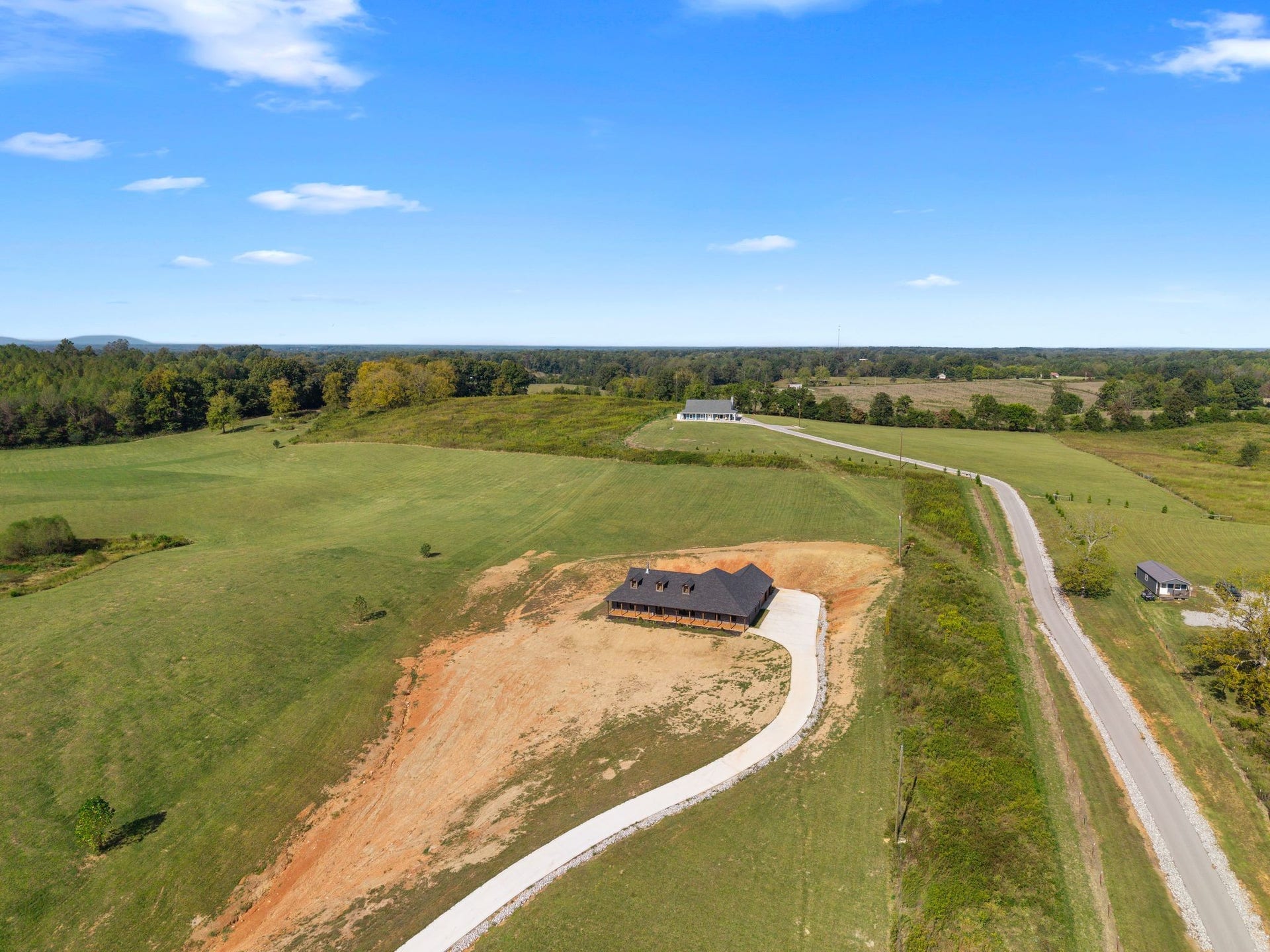 986 E Pin Hook Rd, Sparta, TN 38583 986 E Pin Hook Rd, Sparta, TN 38583