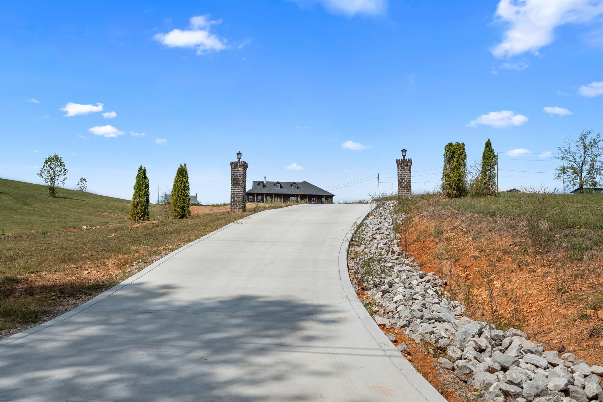 986 E Pin Hook Rd, Sparta, TN 38583 986 E Pin Hook Rd, Sparta, TN 38583