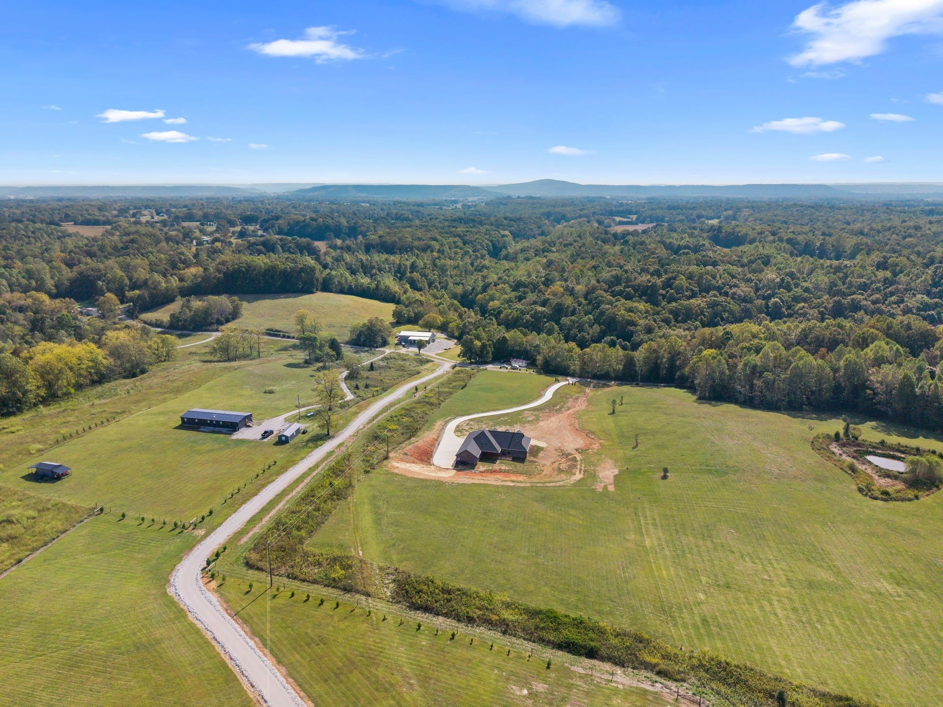 986 E Pin Hook Rd, Sparta, TN 38583 986 E Pin Hook Rd, Sparta, TN 38583