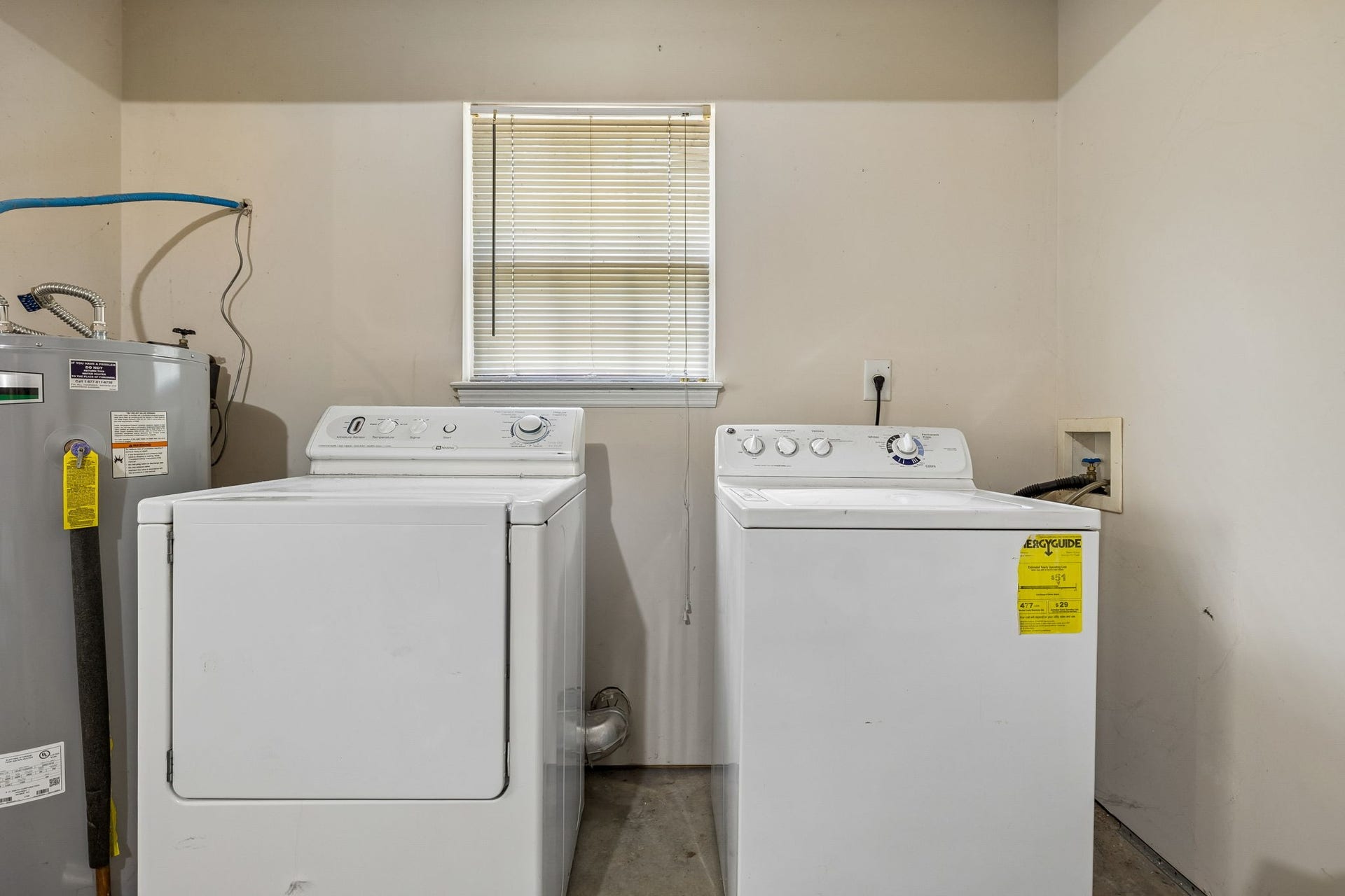 2112 Candlebrook Ct, Madison, TN 37115 Washer and Dryer remain