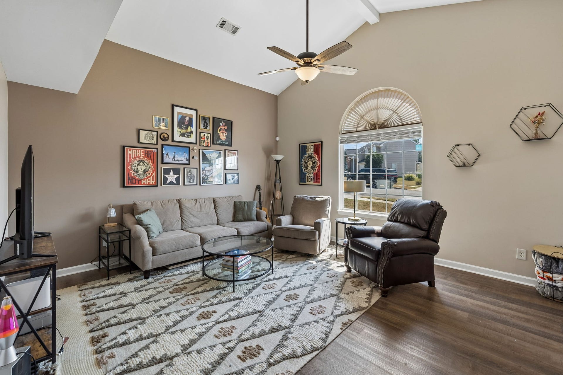 2112 Candlebrook Ct, Madison, TN 37115 All new flooring throughout main level