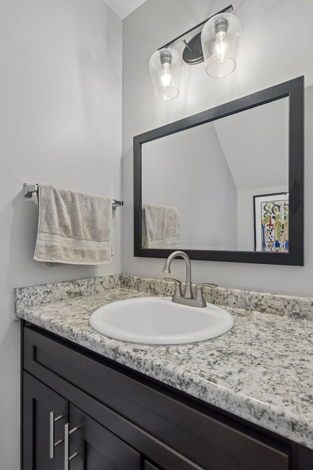 2112 Candlebrook Ct, Madison, TN 37115 Half Bath on Main Floor